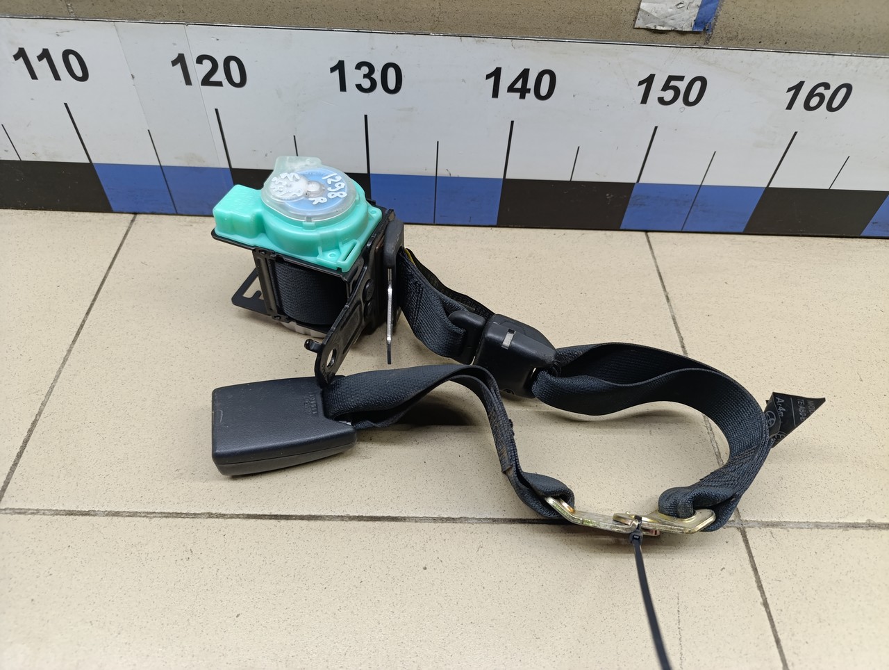 Ремень безопасности TOYOTA Corolla E12 2001-2006