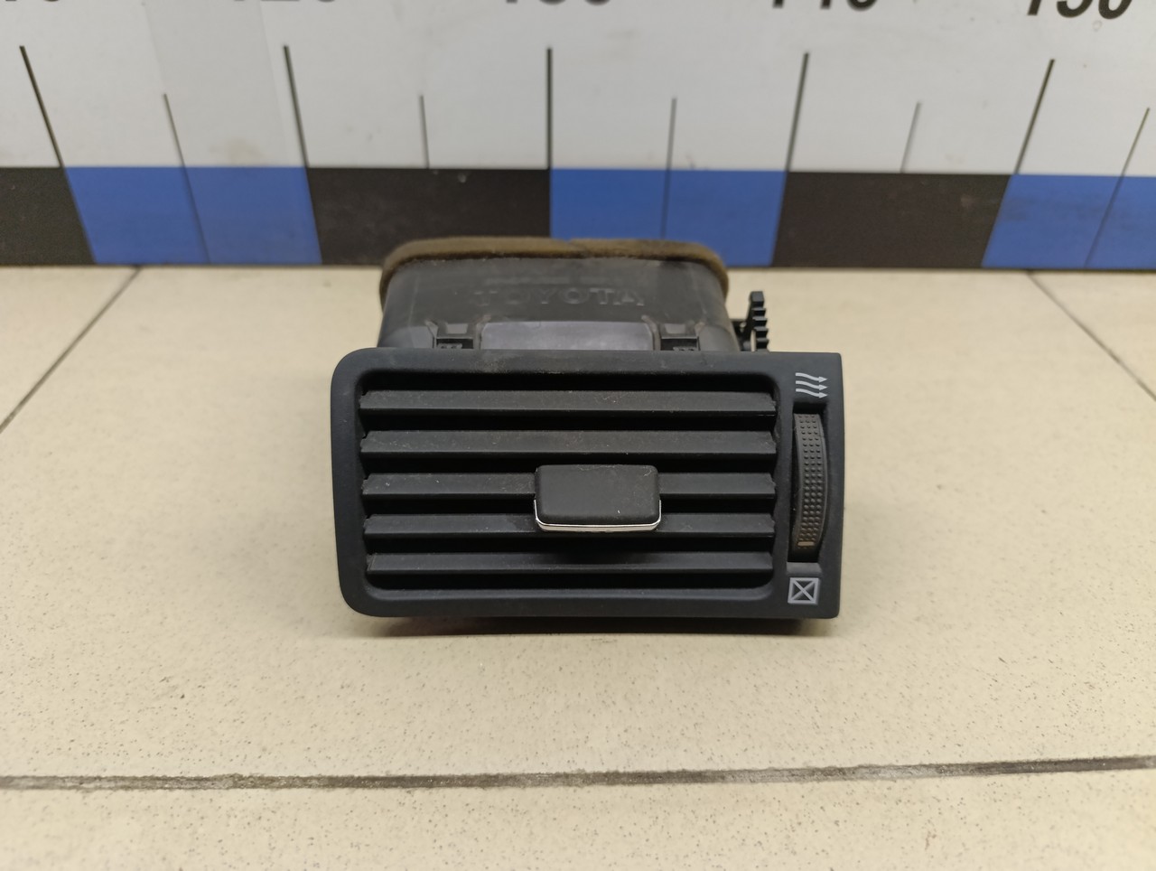 Дефлектор воздушный TOYOTA Corolla E12 2001-2006