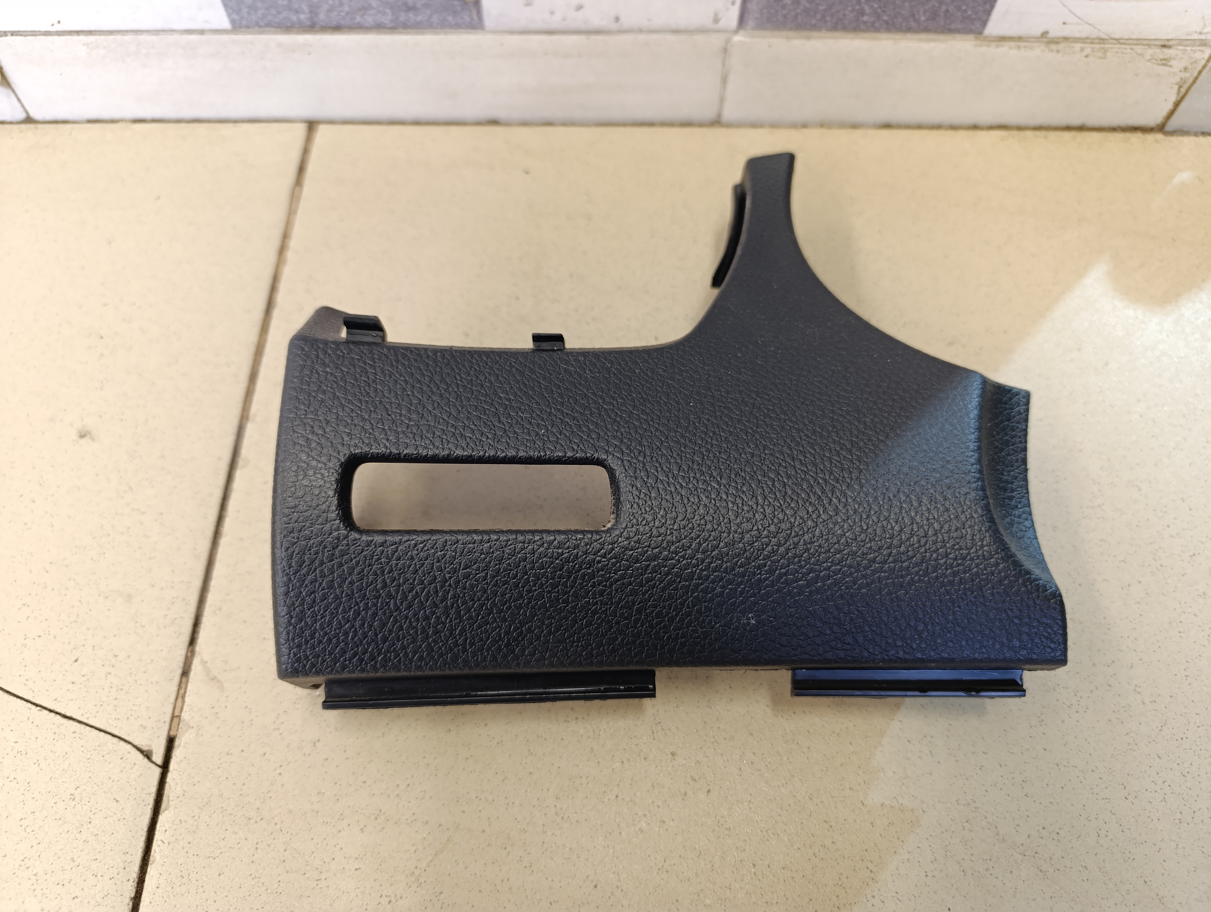 Накладка (кузов внутри) NISSAN X-Trail (T32) 2014>