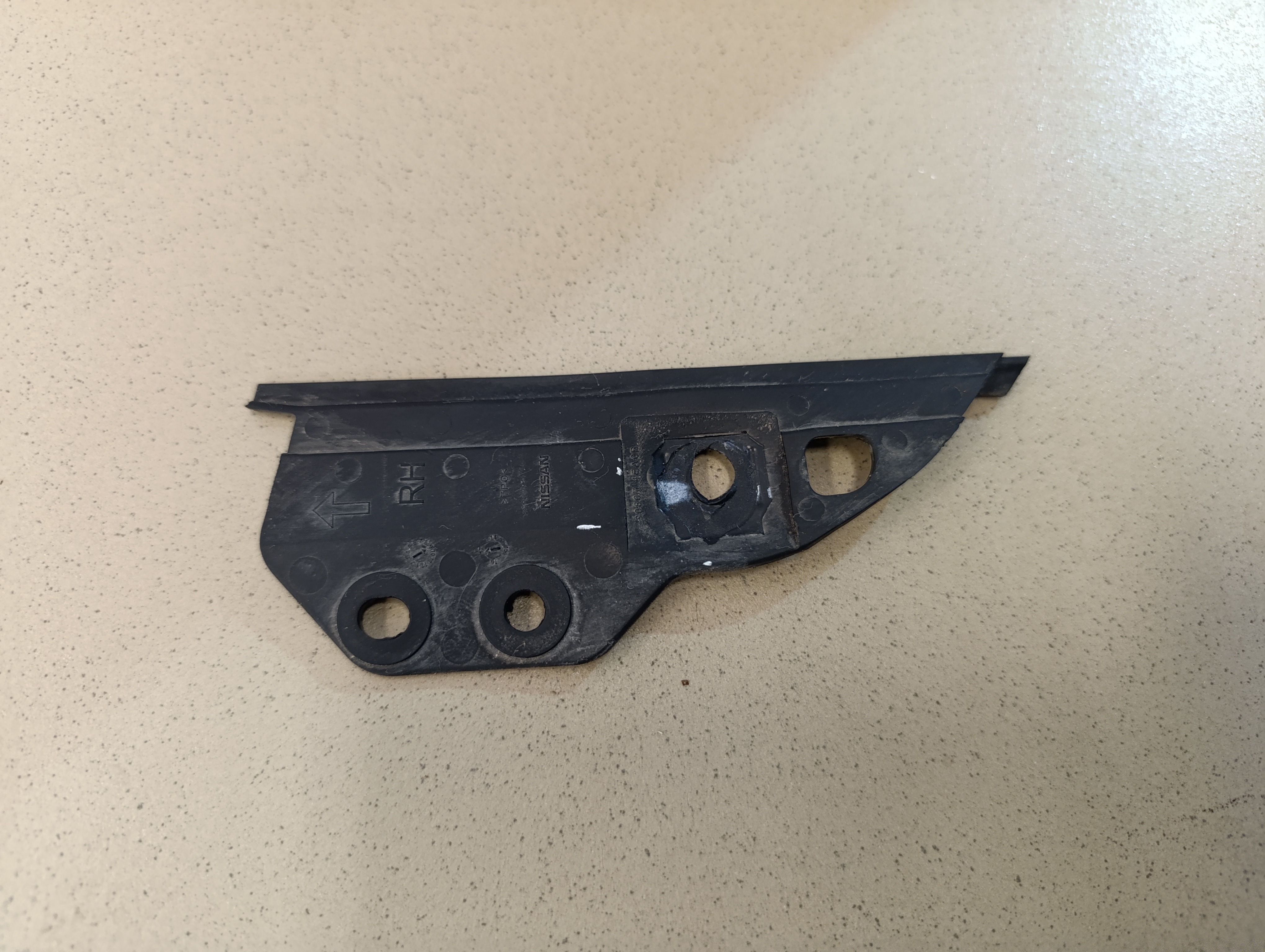 Пыльник (кузов наружные) NISSAN Qashqai (J11) 2014>