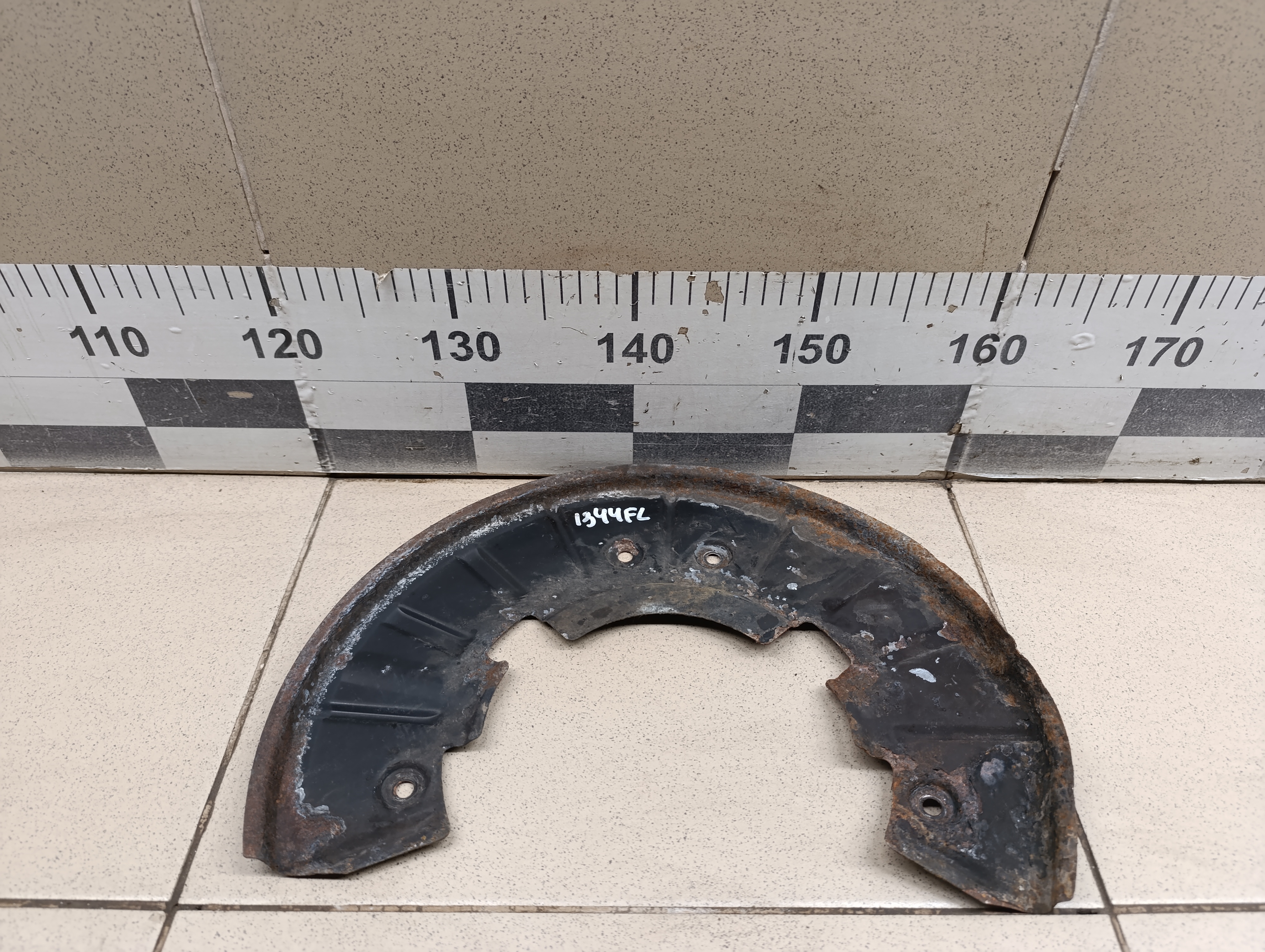 Пыльник тормозного диска Porsche Cayenne 2003-2010