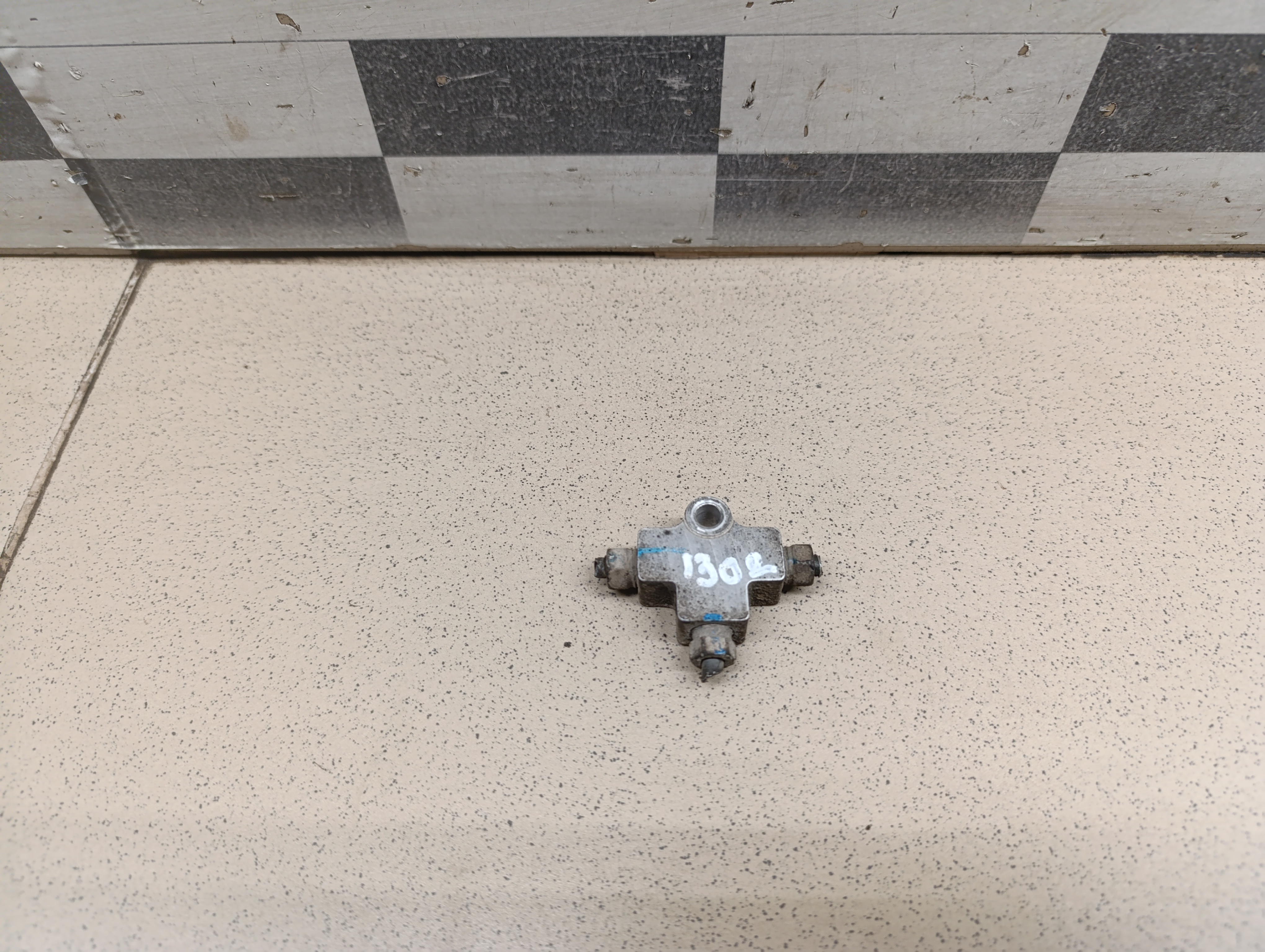 Регулятор давления тормозной системы VAZ Lada Granta 2011>