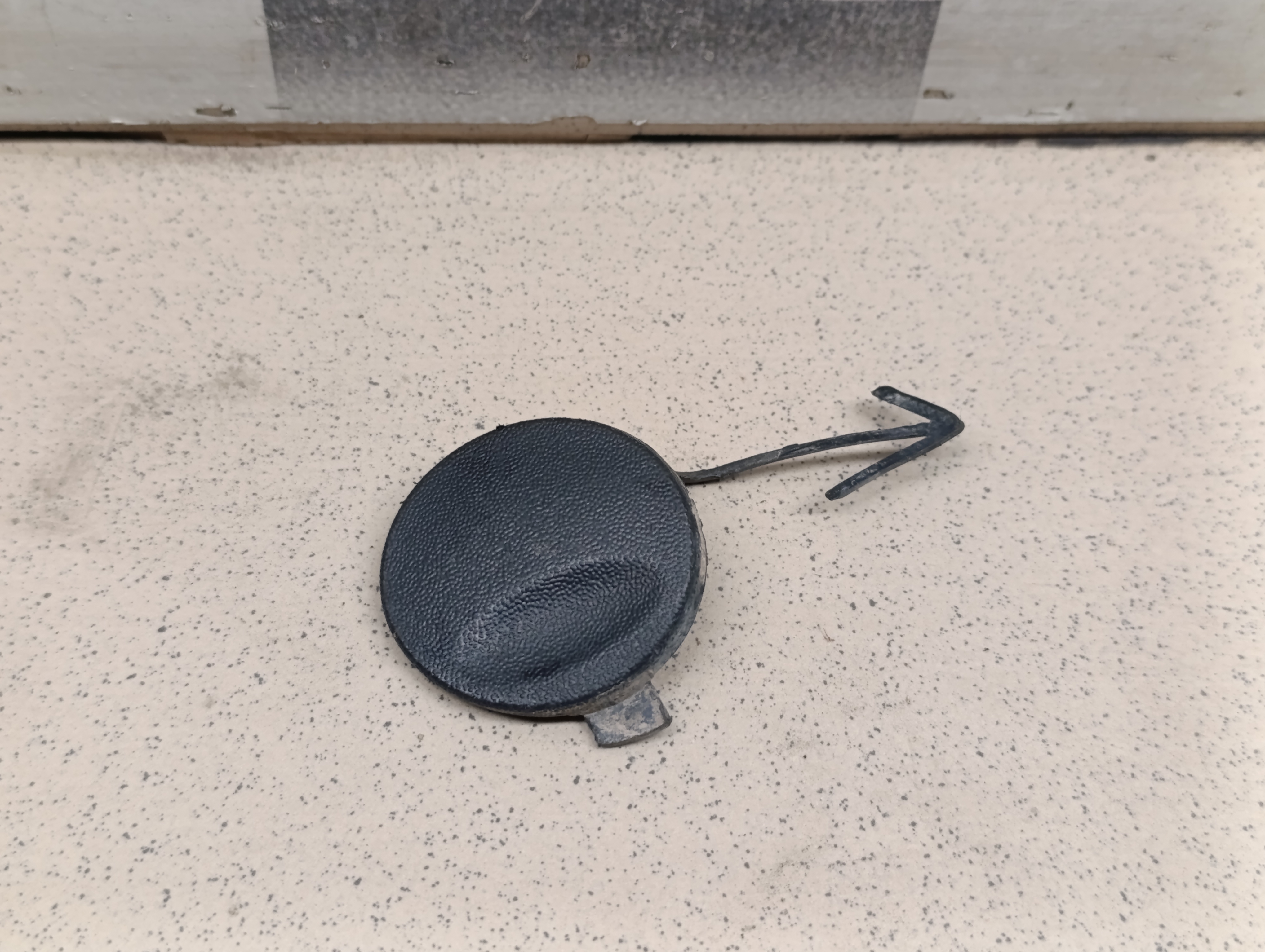 Заглушка буксировочного крюка KIA Sportage 2010-2015