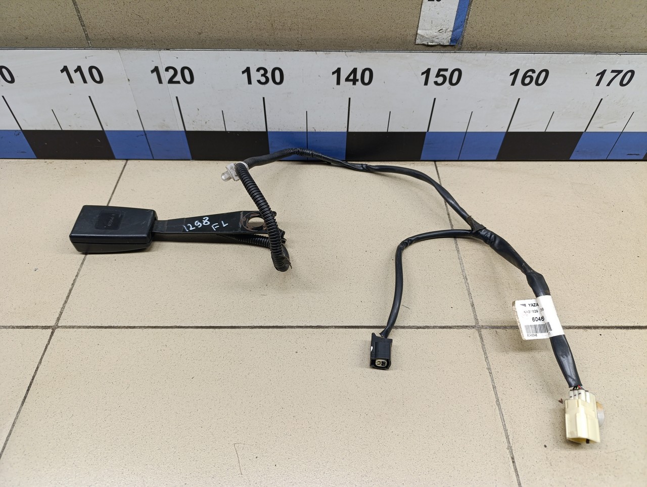 Ответная часть ремня безопасности TOYOTA Corolla E12 2001-2006