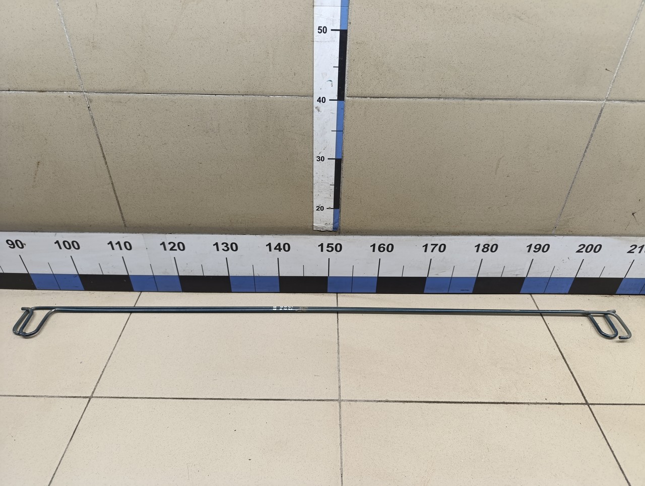 Торсион багажника TOYOTA Corolla E12 2001-2006