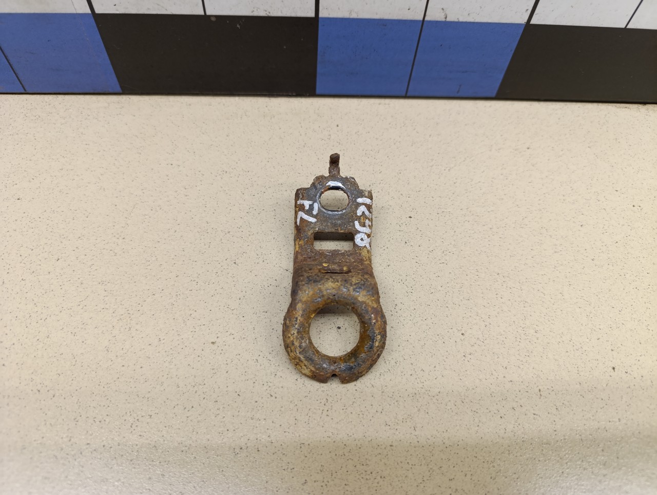 Кронштейн радиатора TOYOTA Corolla E12 2001-2006