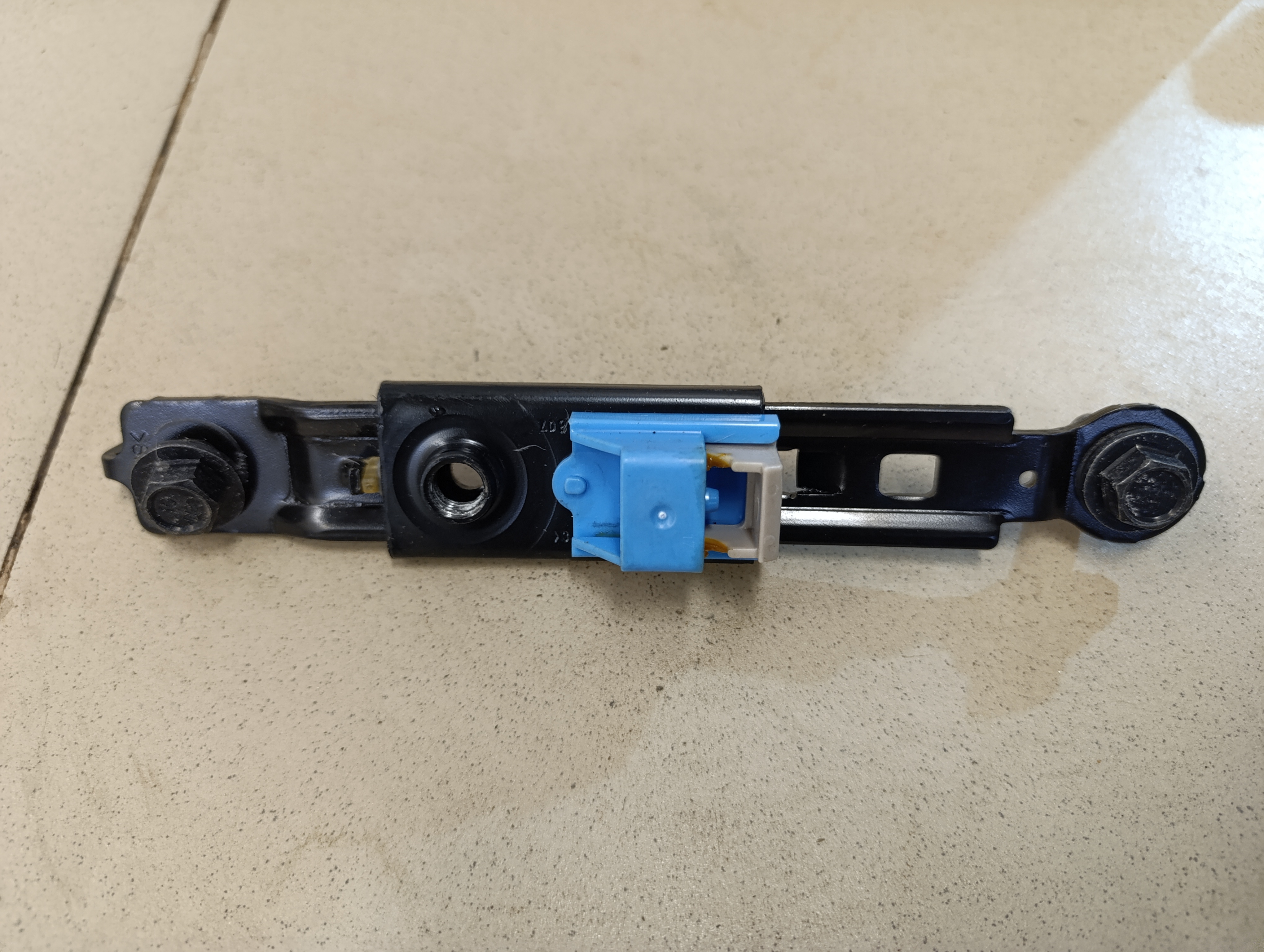 Механизм регулировки ремня безопасности HYUNDAI Solaris 2017>