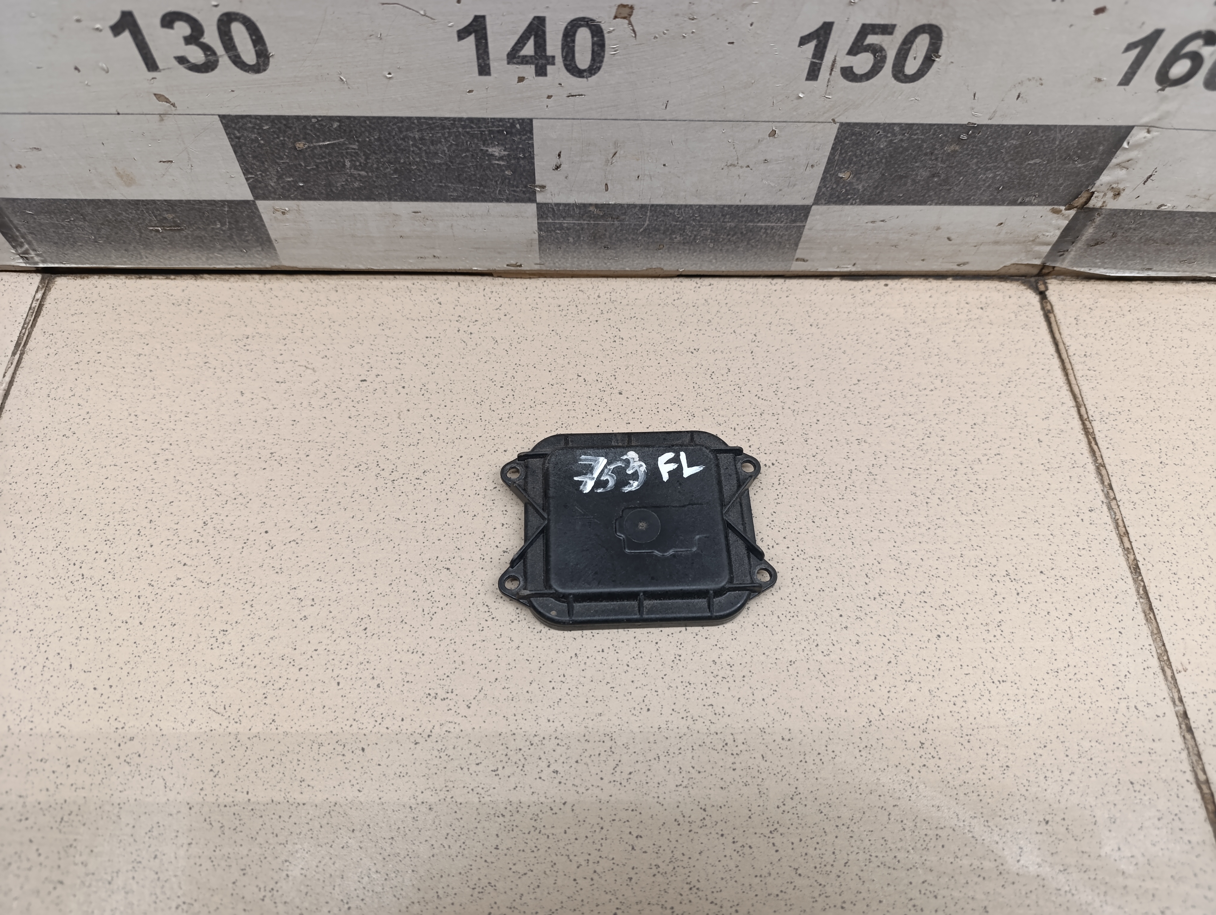 Крышка BMW 1-серия E87/E81 2004>