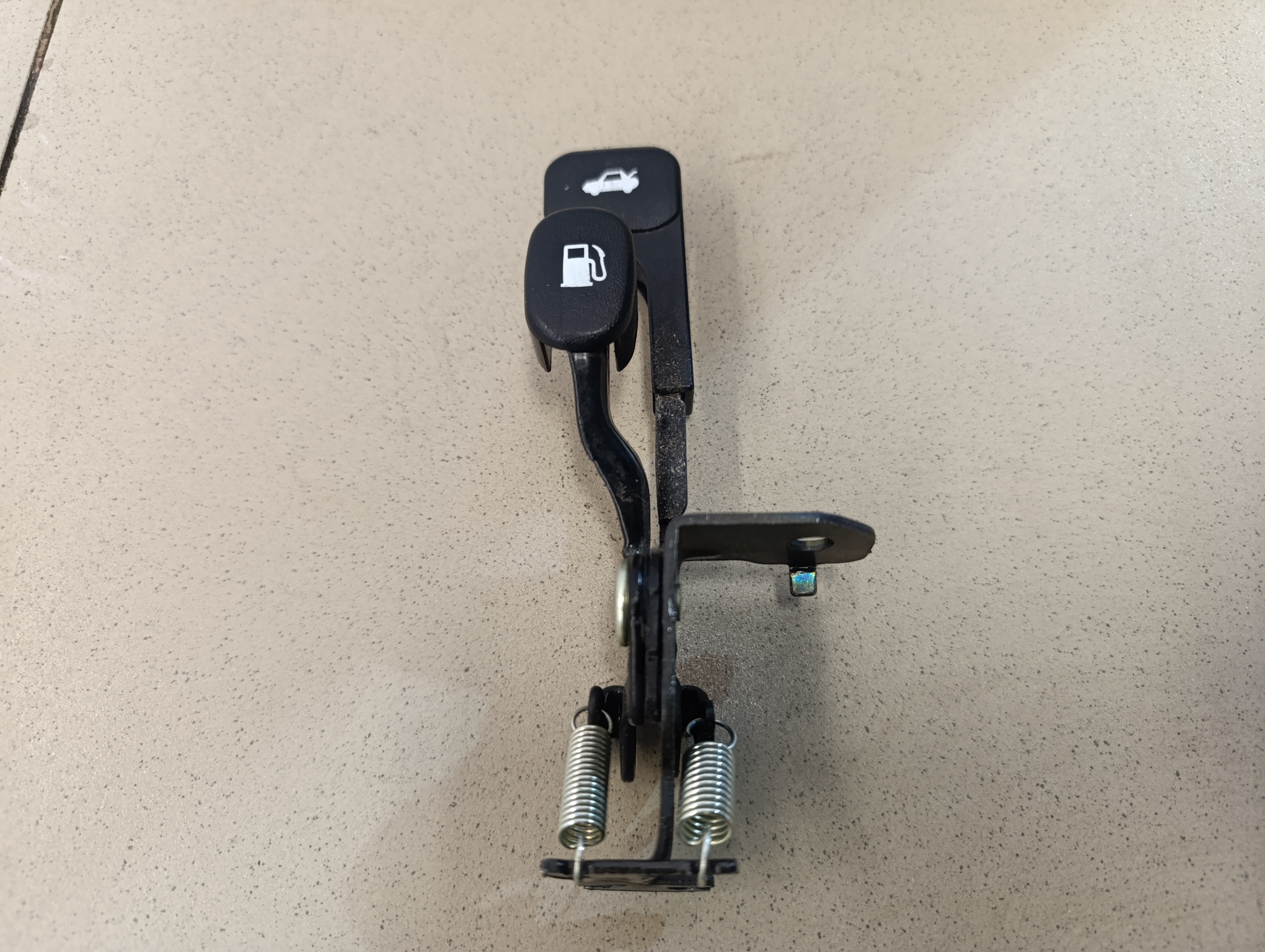 Ручка открывания лючка бензобака HYUNDAI Elantra 2011-2016