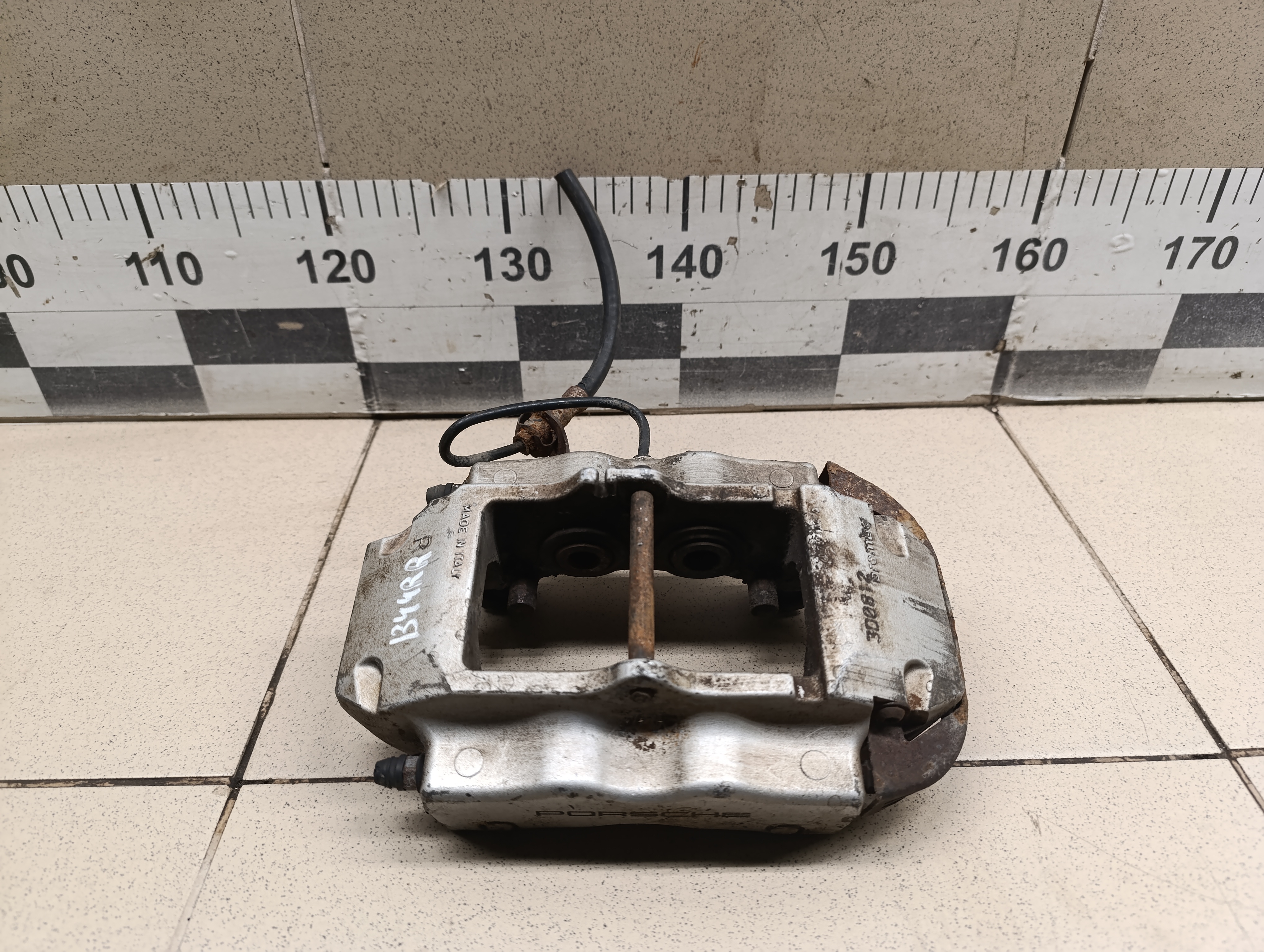 Суппорт задний правый Porsche Cayenne 2003-2010