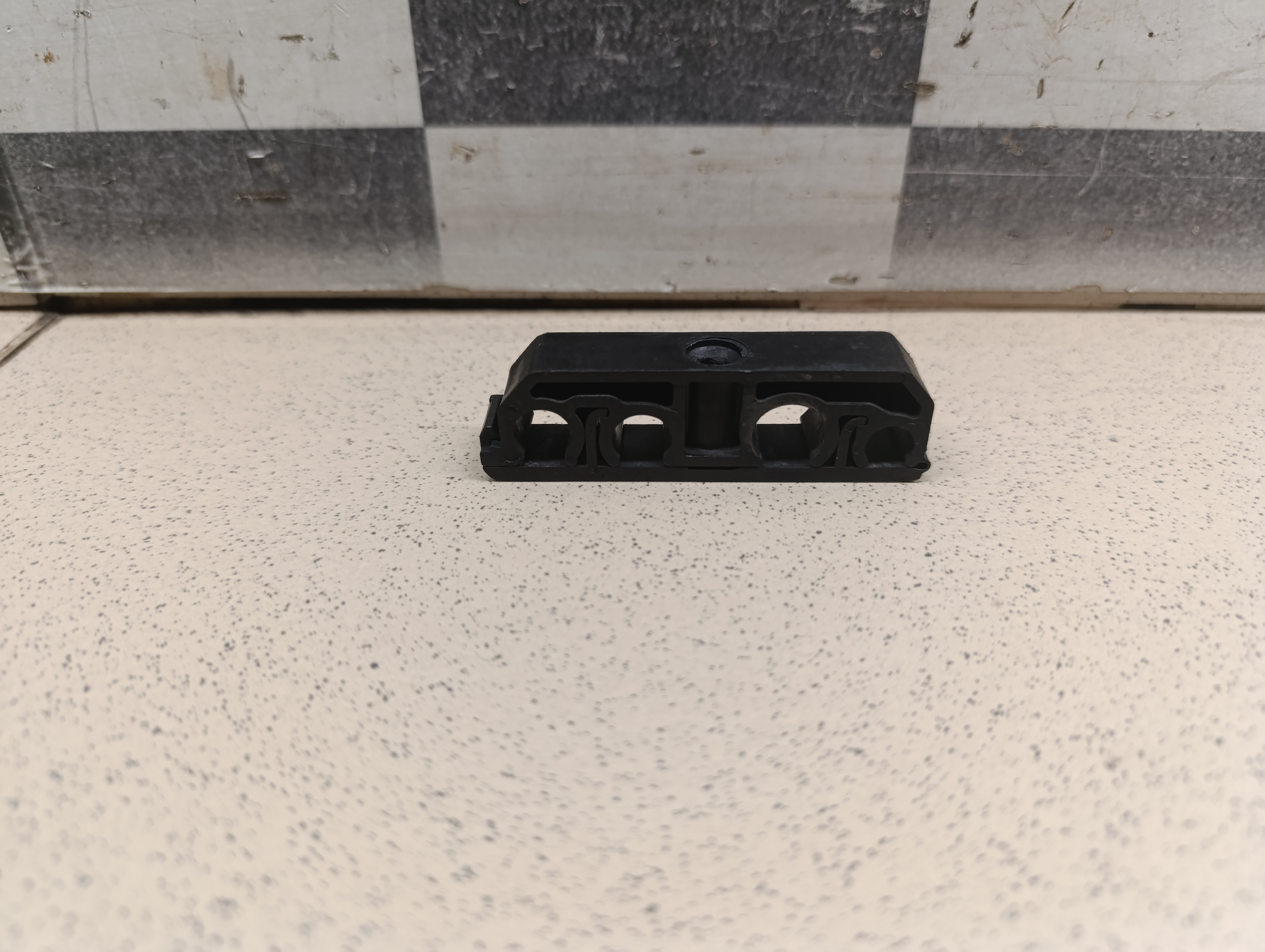 Крепеж топливопровода Porsche Cayenne 2003-2010