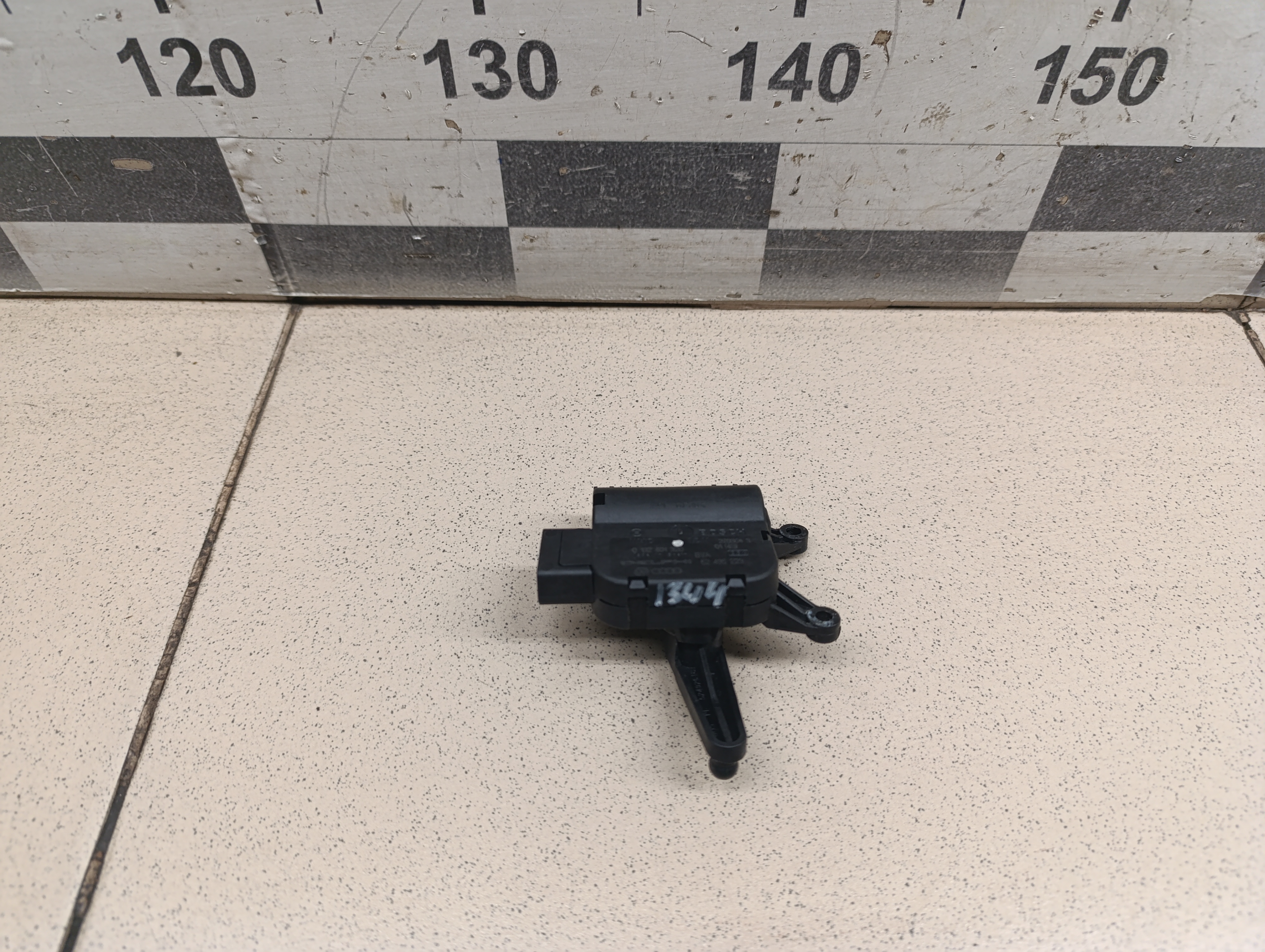 Моторчик заслонки отопителя Porsche Cayenne 2003-2010