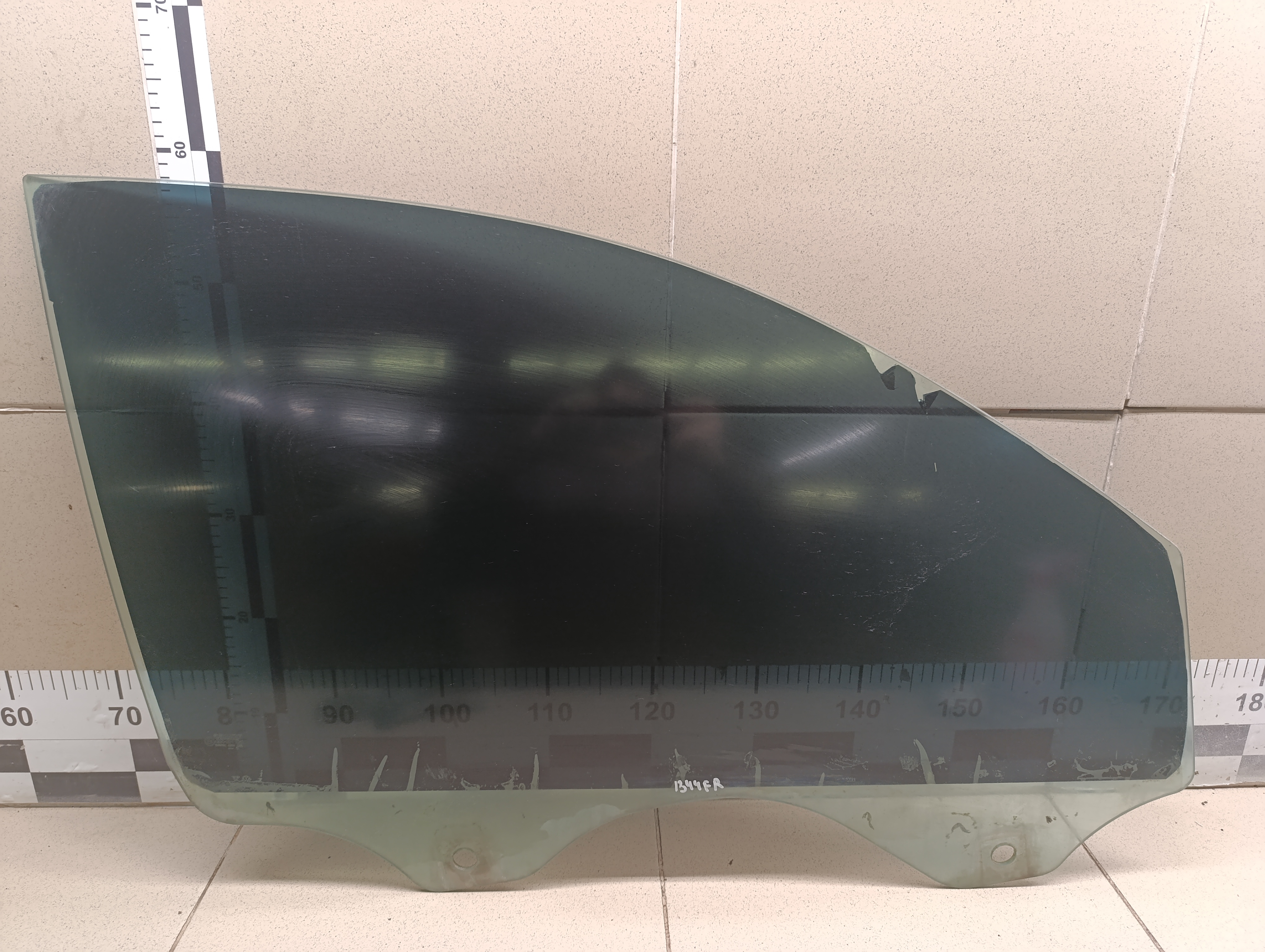 Стекло двери передней правой Porsche Cayenne 2003-2010