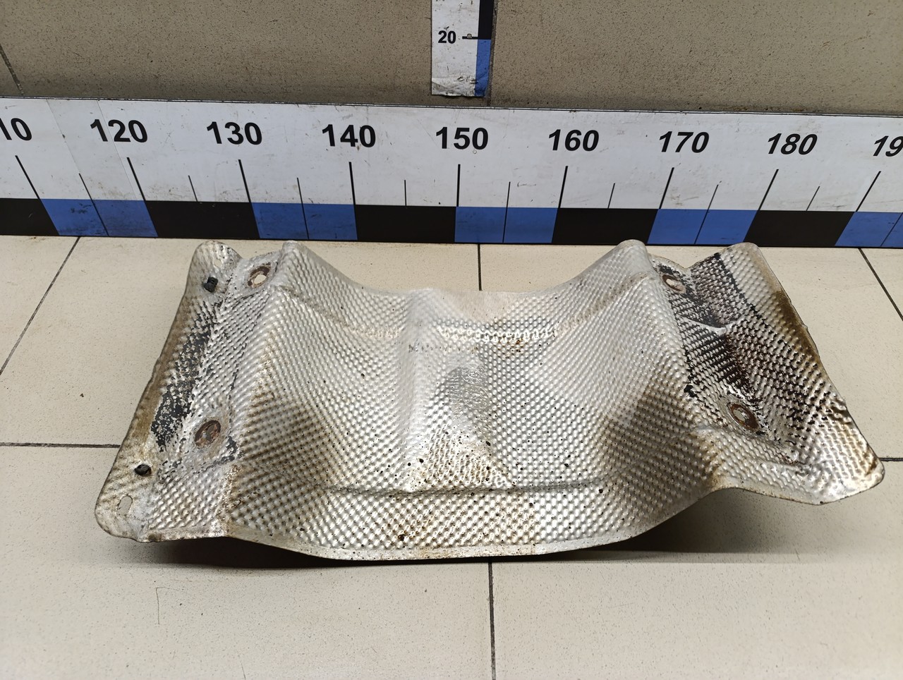 Экран тепловой VAZ Lada Largus 2011>