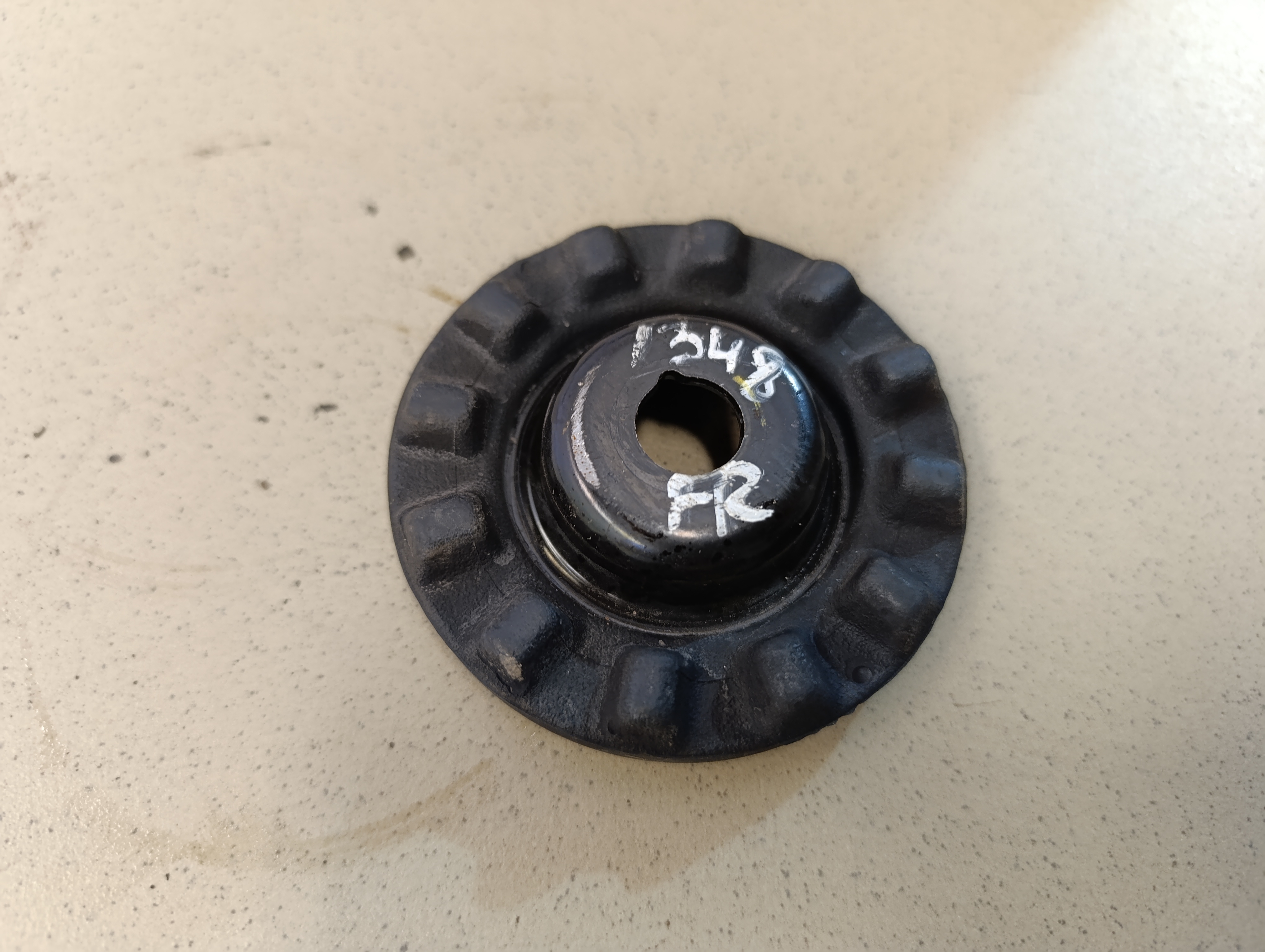 Прокладка опоры амортизатора HYUNDAI Solaris 2017>