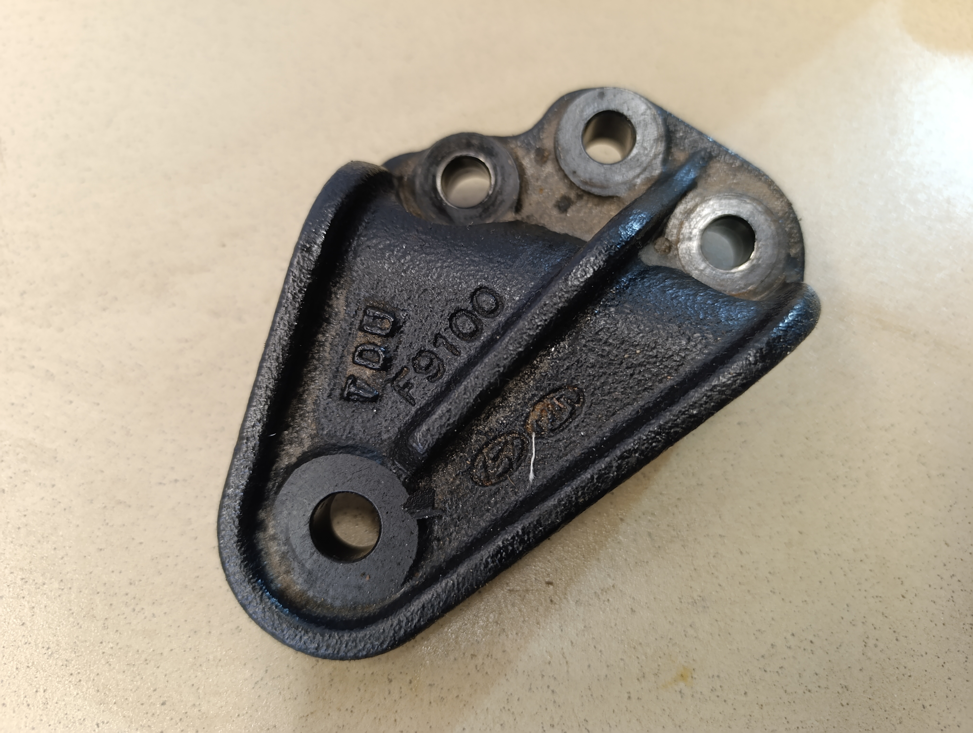 Кронштейн опоры двигателя HYUNDAI Solaris 2017>