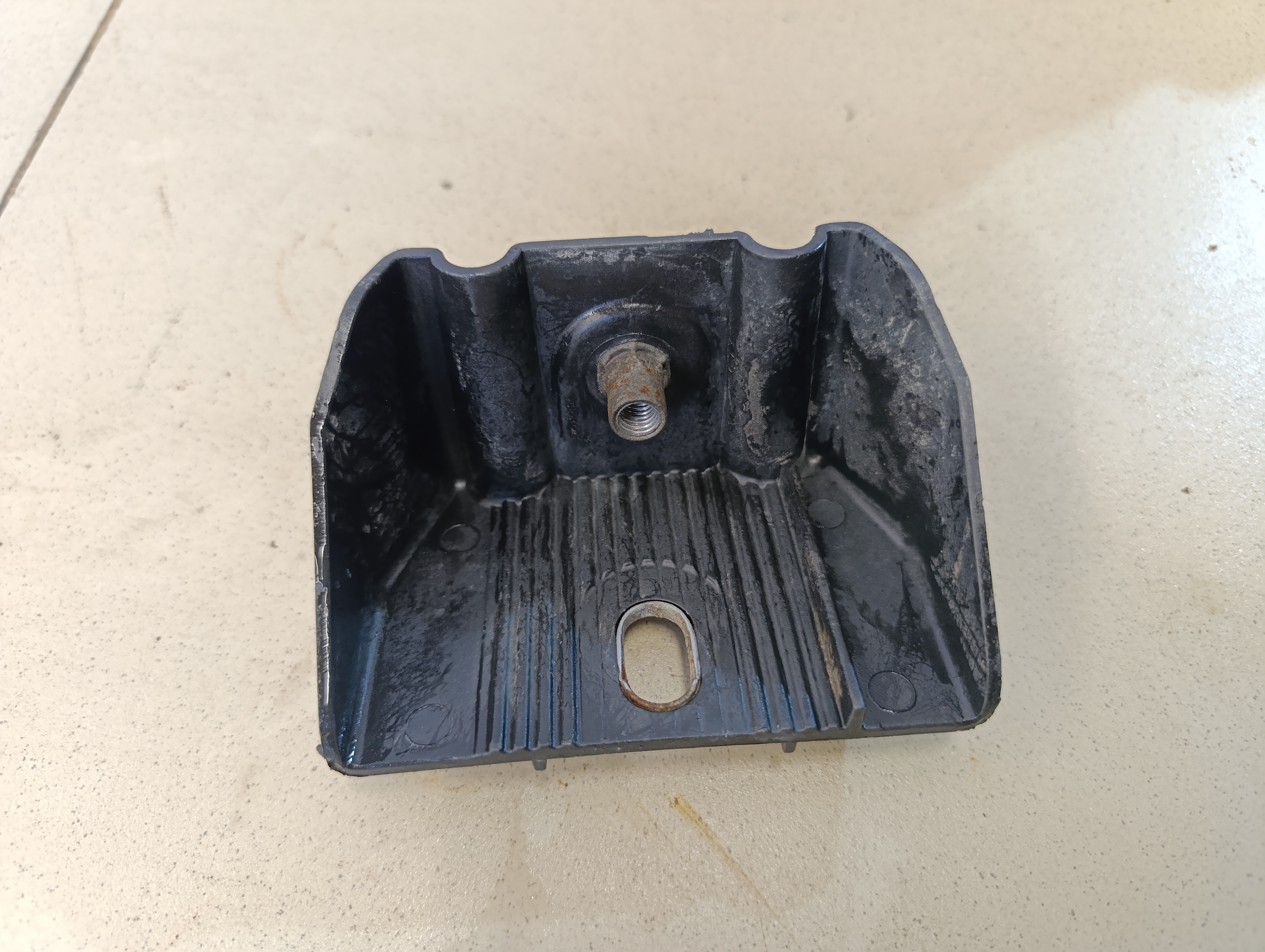 Кронштейн передней панели SKODA Fabia 2007-2015