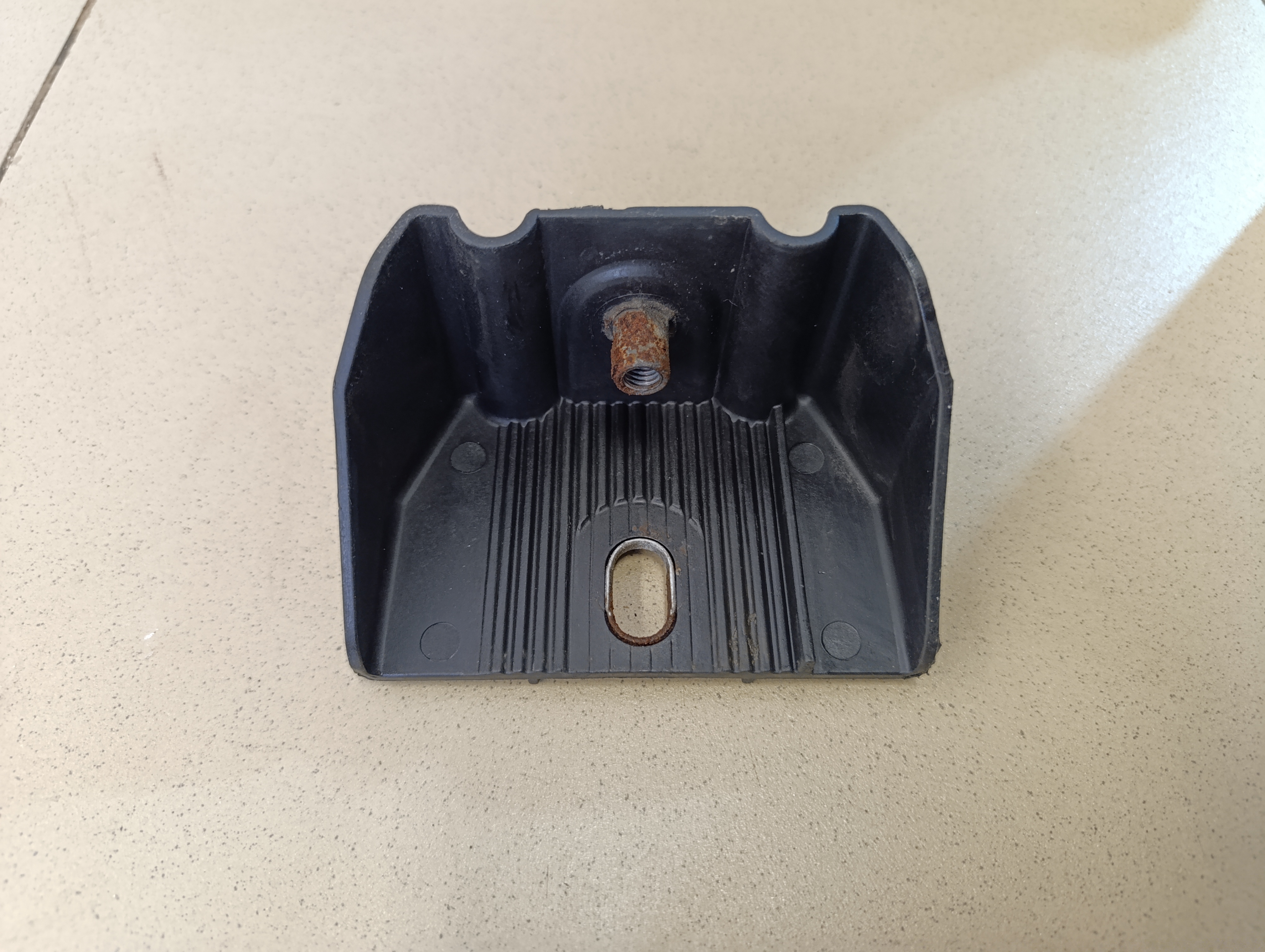 Кронштейн передней панели SKODA Fabia 2007-2015