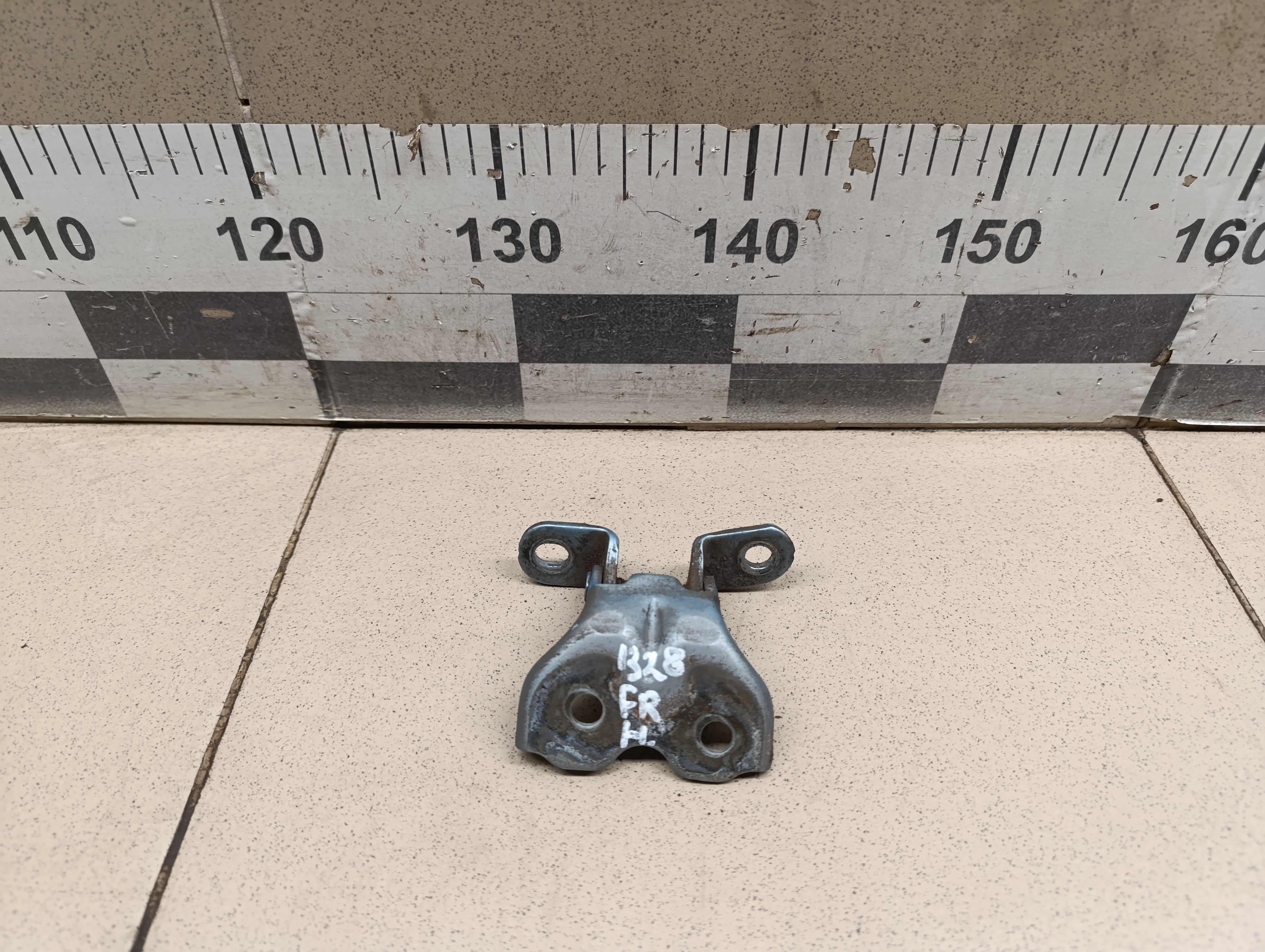 Петля двери передней правой нижняя HYUNDAI Getz 2002-2010