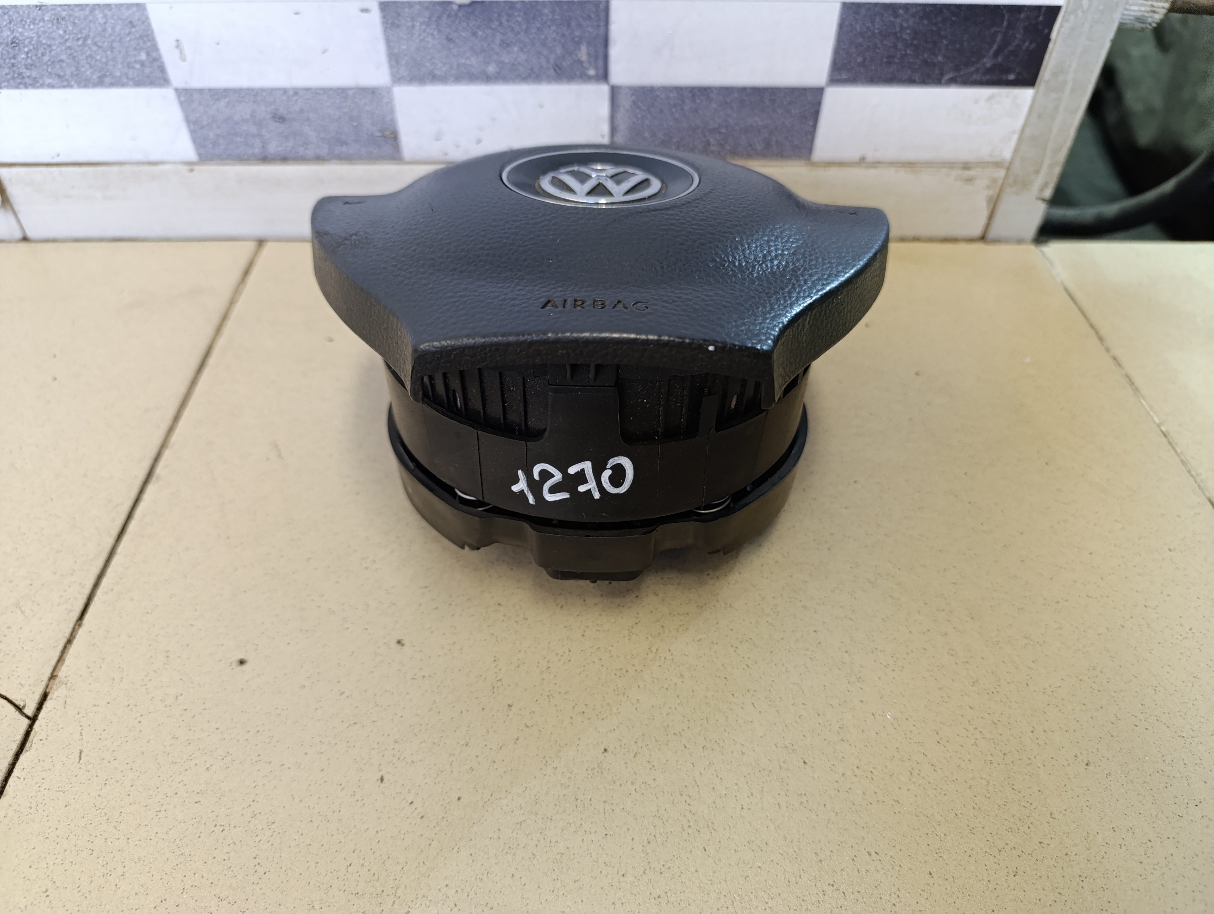 Крышка подушка безопасности (в рулевое колесо) VW Transporter T5 2003-2015