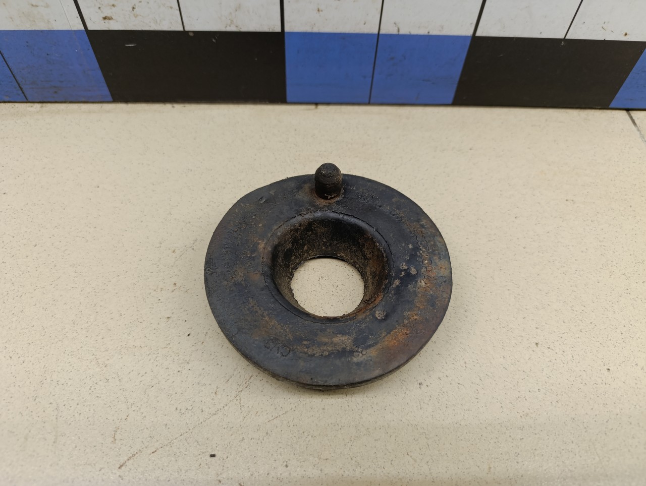 Опора задней пружины нижняя Audi Passat [B6] 2005-2010