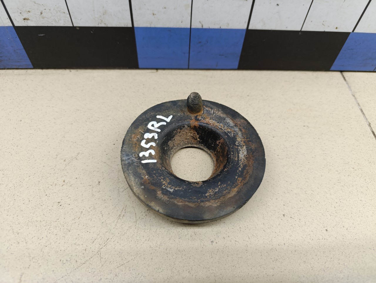 Опора задней пружины нижняя Audi Passat [B6] 2005-2010