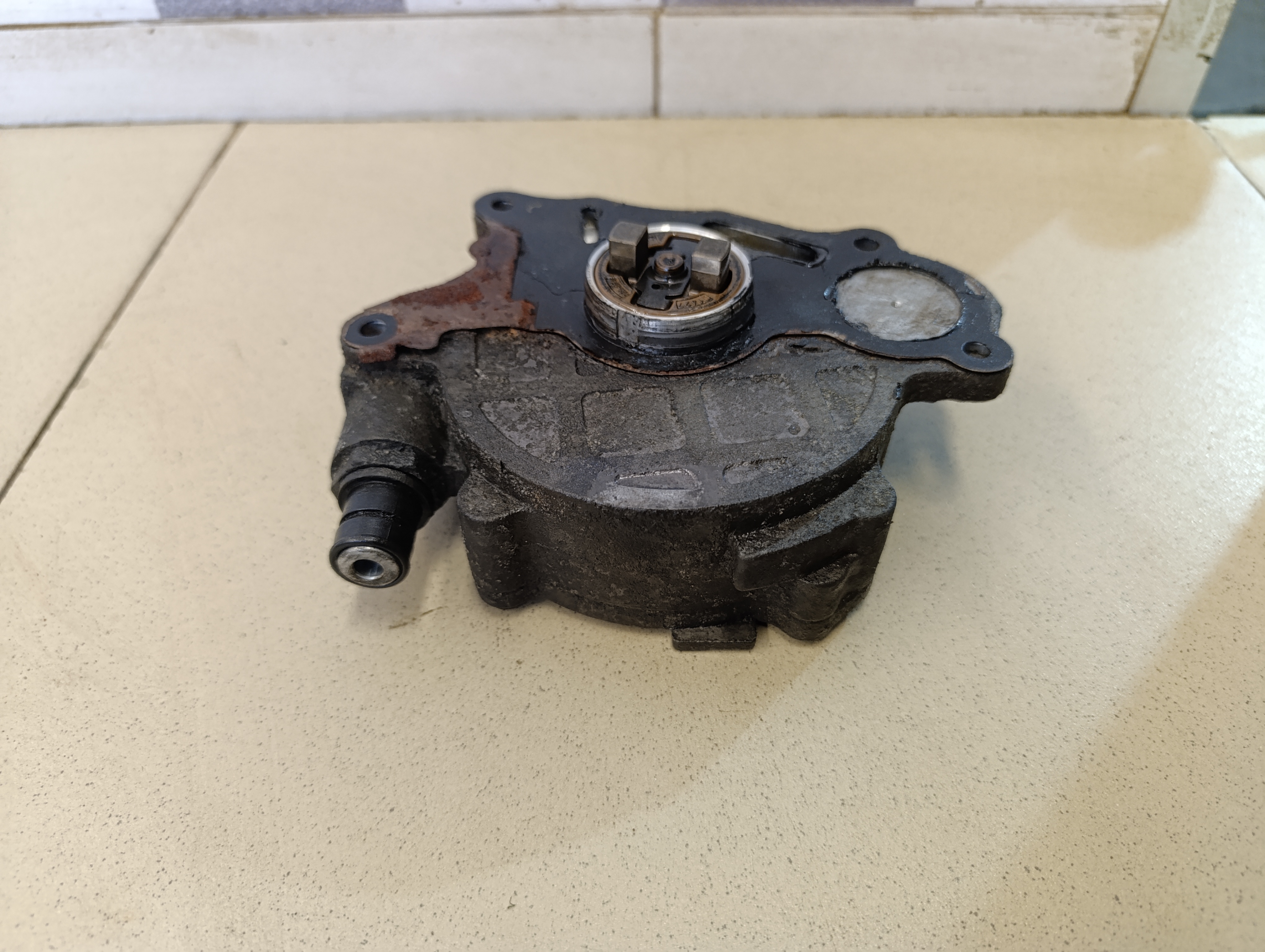 Насос вакуумный VW Transporter T5 2003-2015