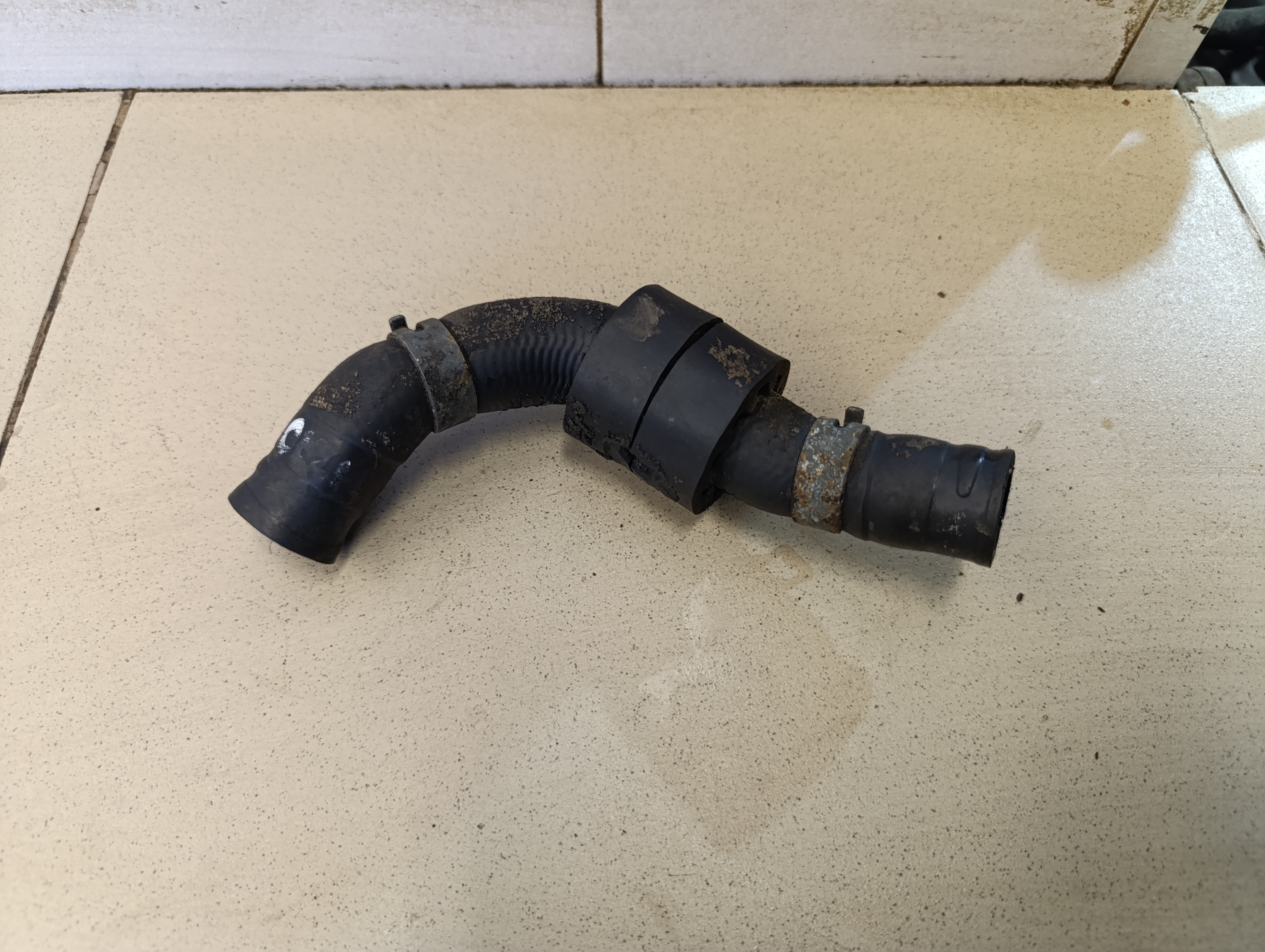 Шланг системы охлаждения VW Transporter T5 2003-2015