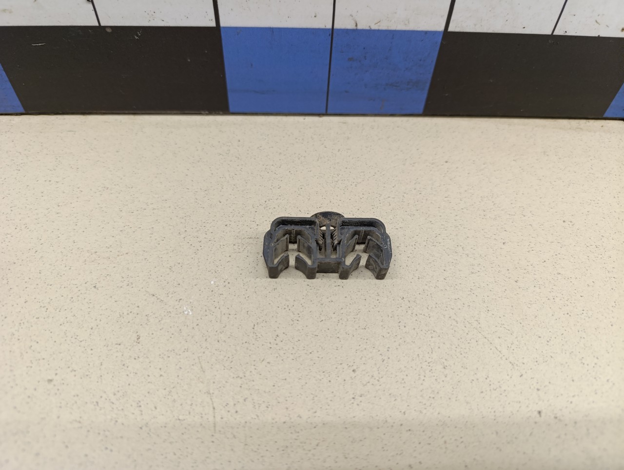 Фиксатор RENAULT Fluence 2010>