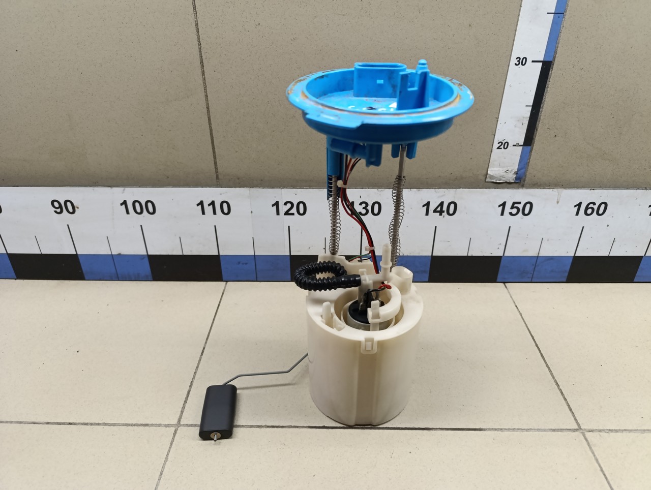 Насос топливный электрический Audi Tiguan 2011-2016