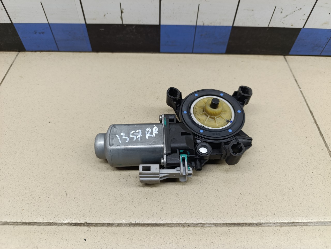 Моторчик стеклоподъемника VW Polo (Sed RUS) 2011>