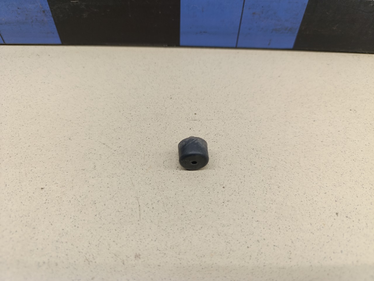 Отбойник крышки багажника NISSAN Almera N16 2000-2006