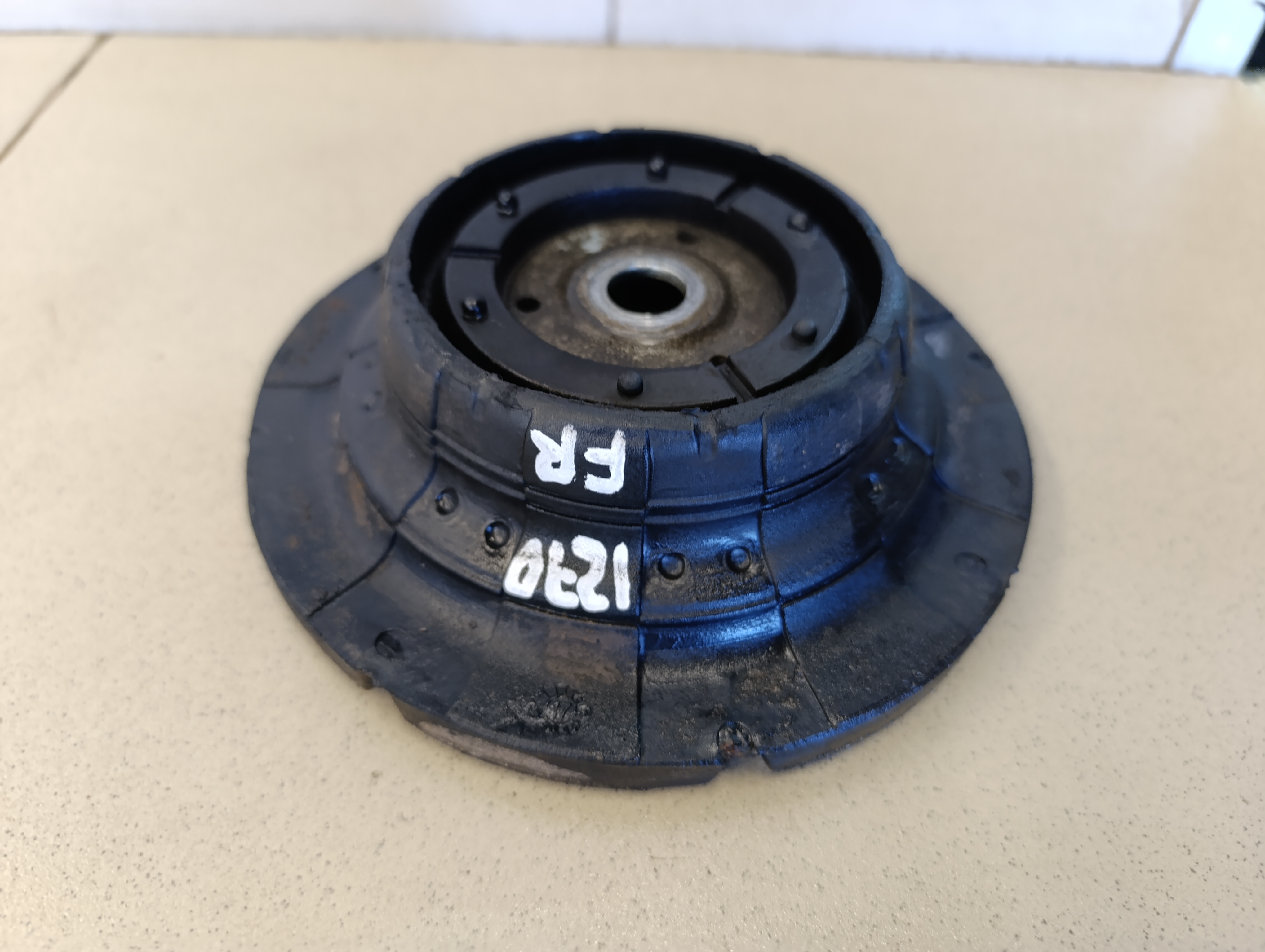 Опора переднего амортизатора VW Transporter T5 2003-2015