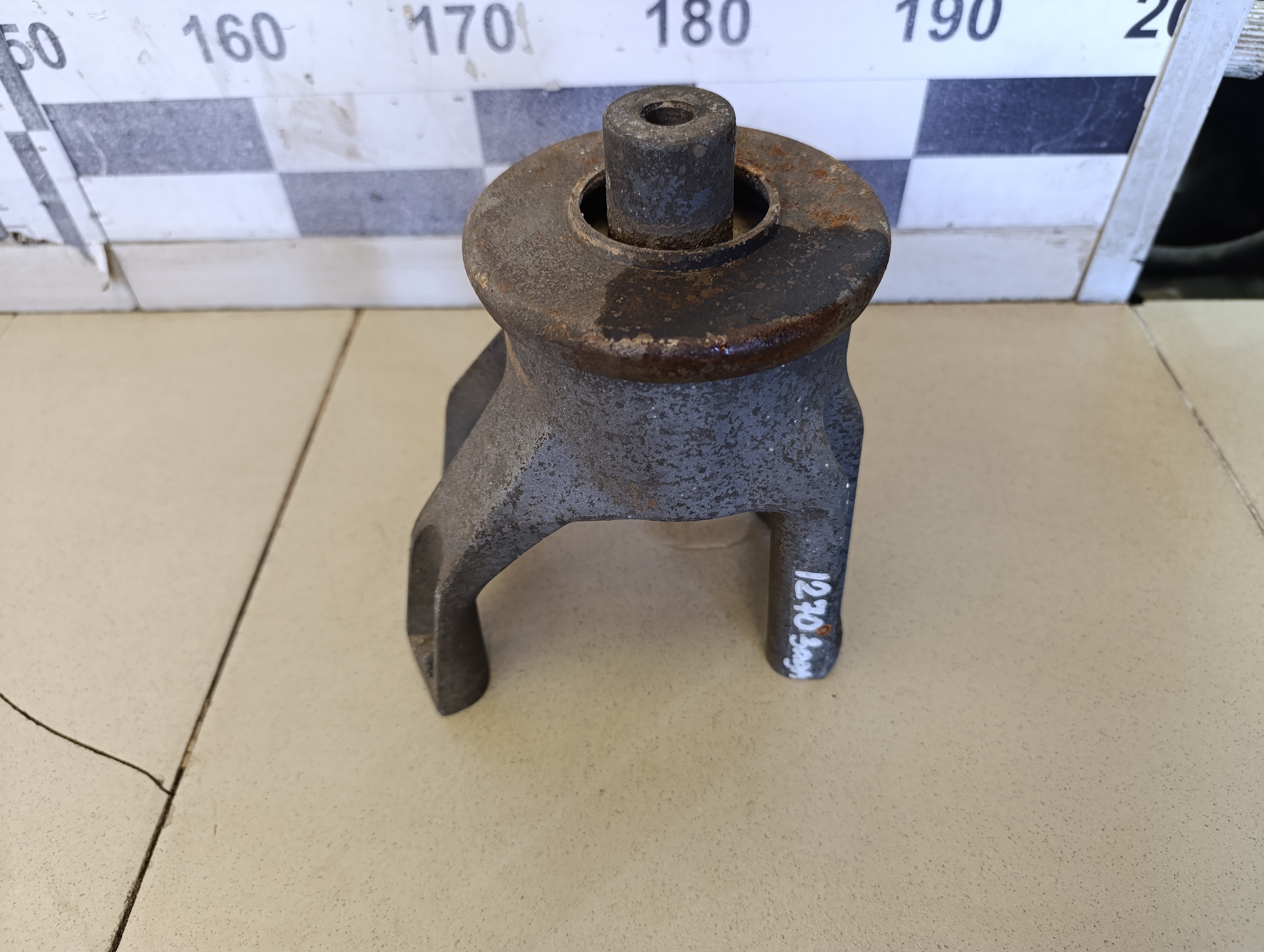 Опора двигателя задняя VW Transporter T5 2003-2015