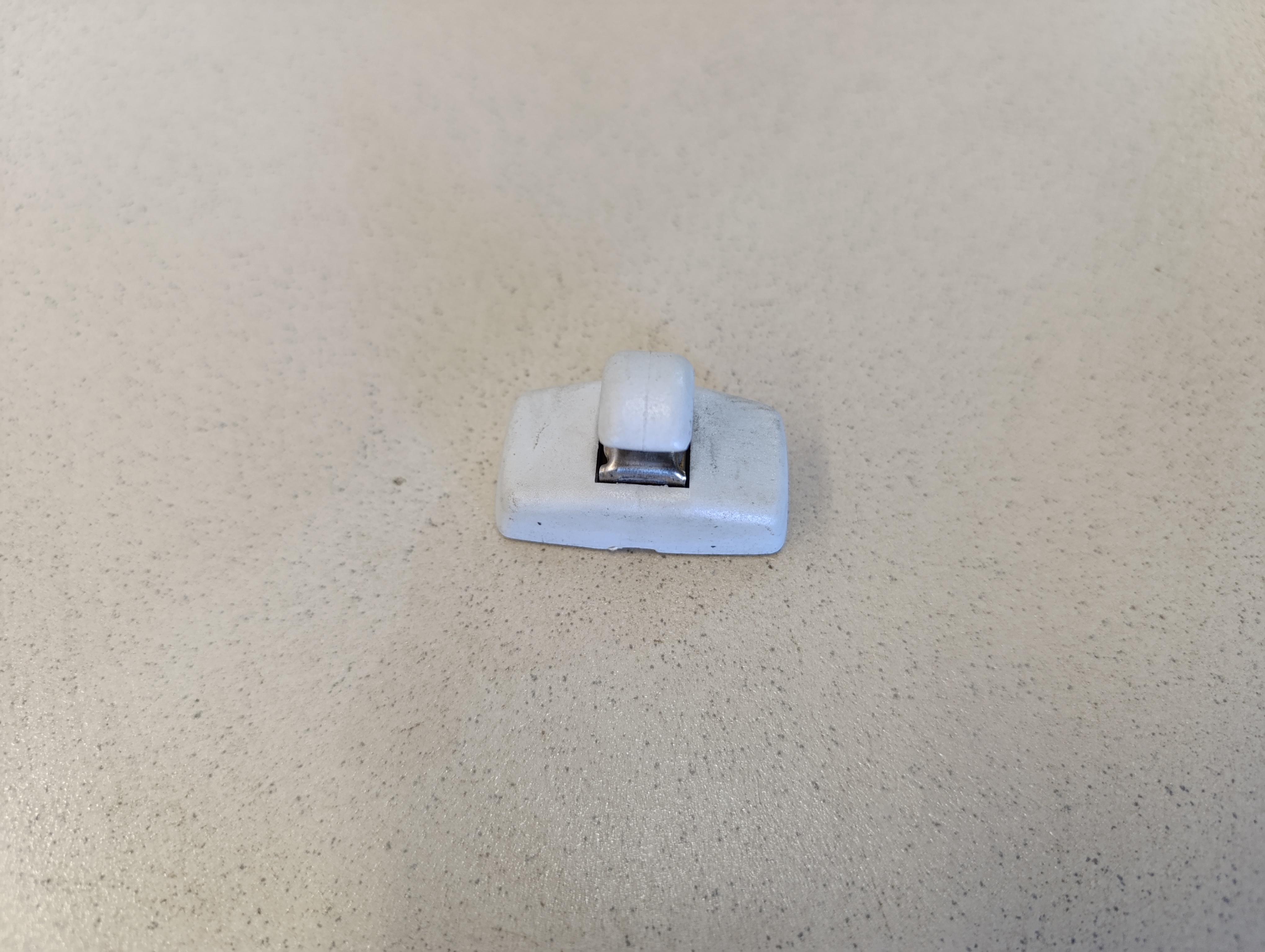 Крючок солнцезащитного козырька SKODA Octavia (A4 1U-) 2000-2011