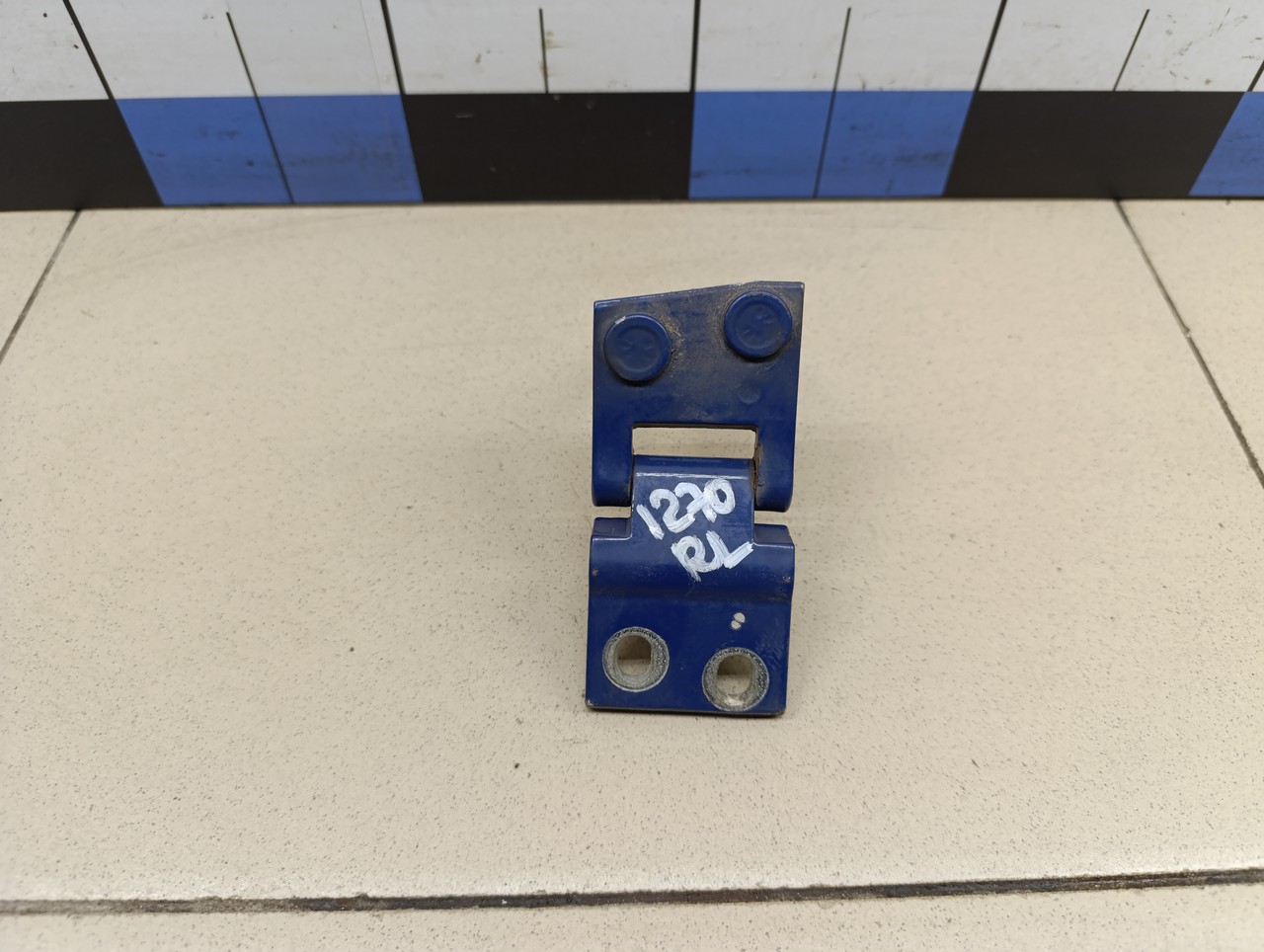 Петля двери багажника VW Transporter T5 2003-2015