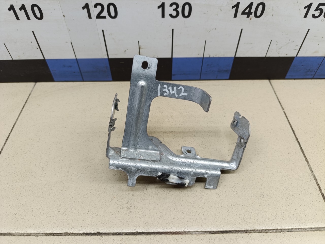 Кронштейн (сопут. товар) VW Golf V Plus 2005-2014