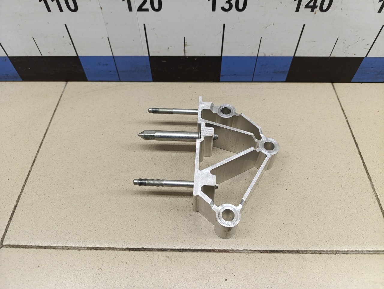 Кронштейн (сопут. товар) SKODA Passat [B6] 2005-2010