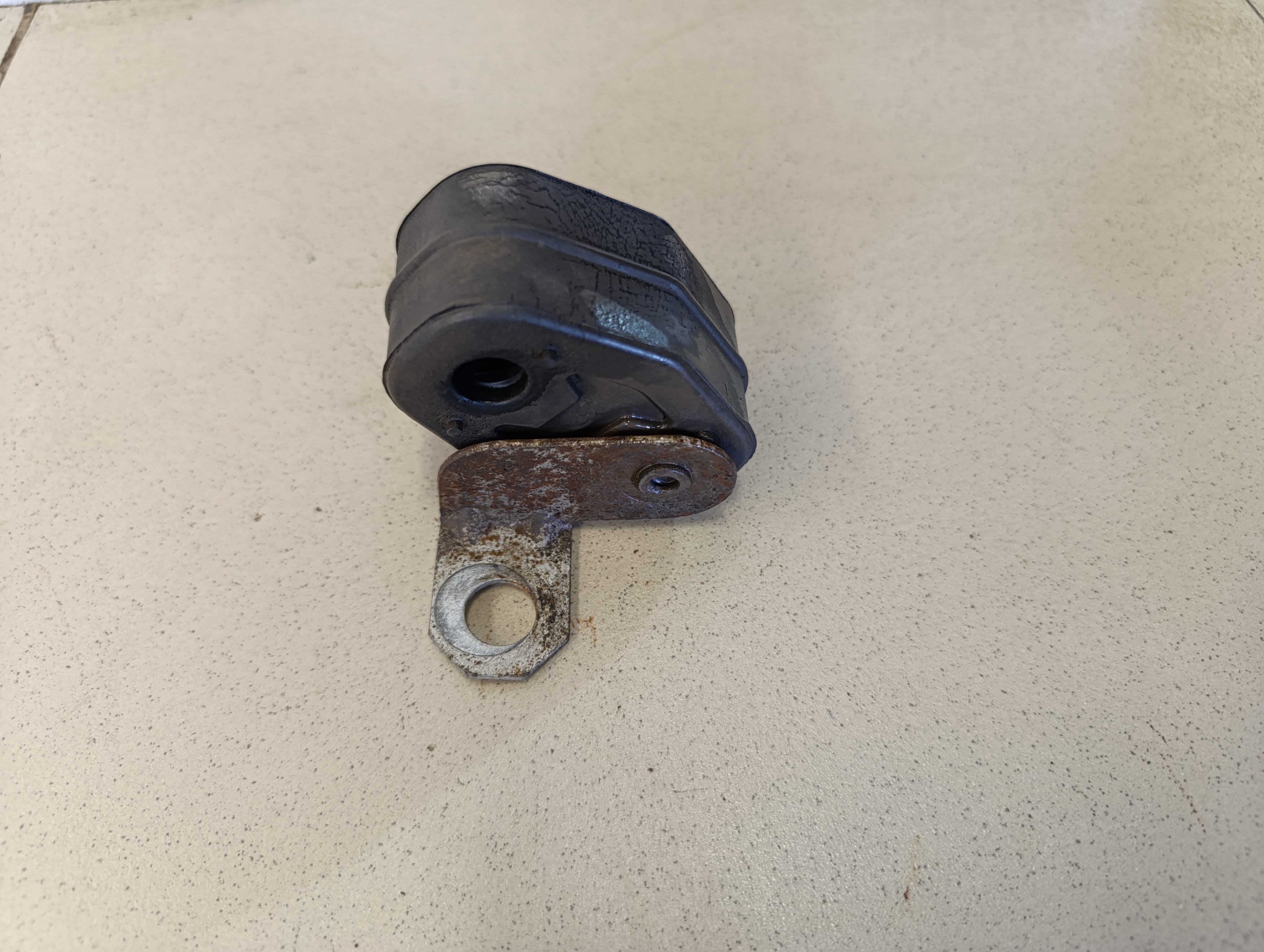 Кронштейн глушителя VW Transporter T5 2003-2015