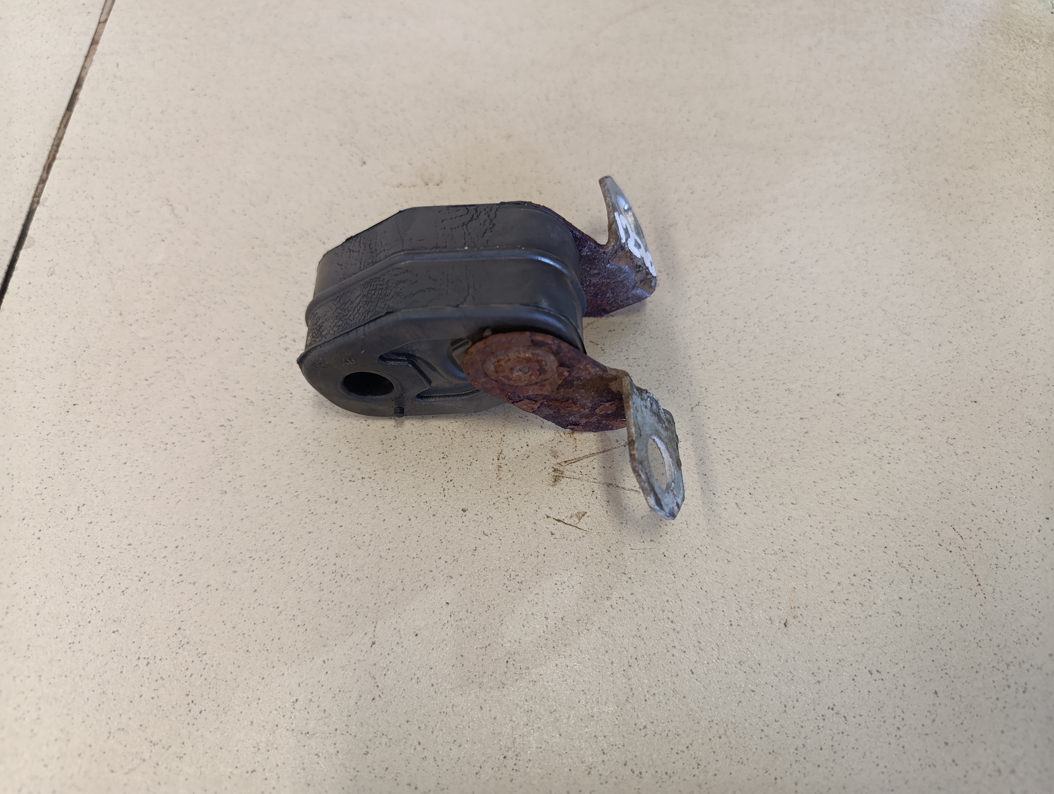 Кронштейн глушителя VW Transporter T5 2003-2015