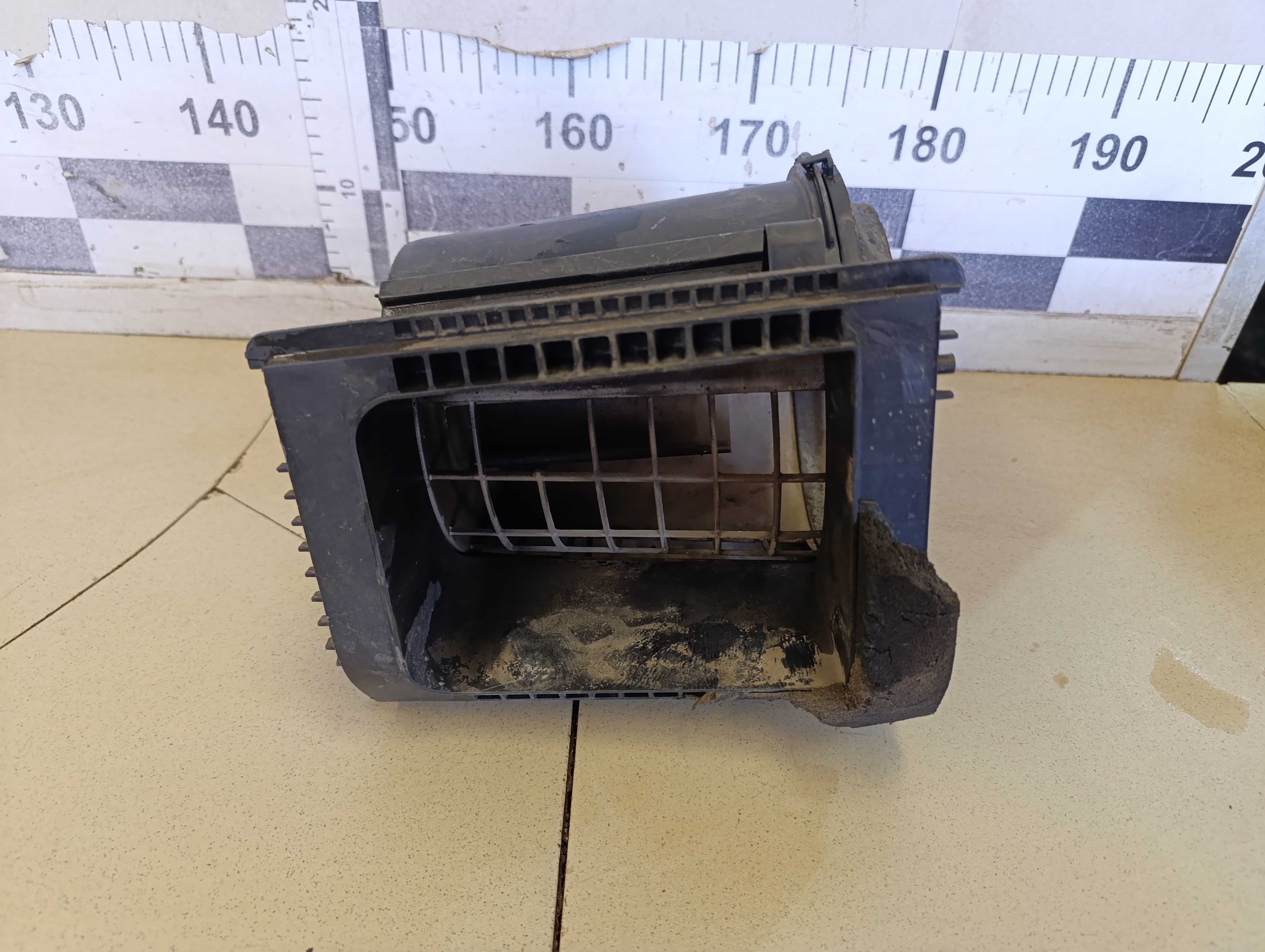 Воздухозаборник (наружный) FORD Focus II 2005-2008