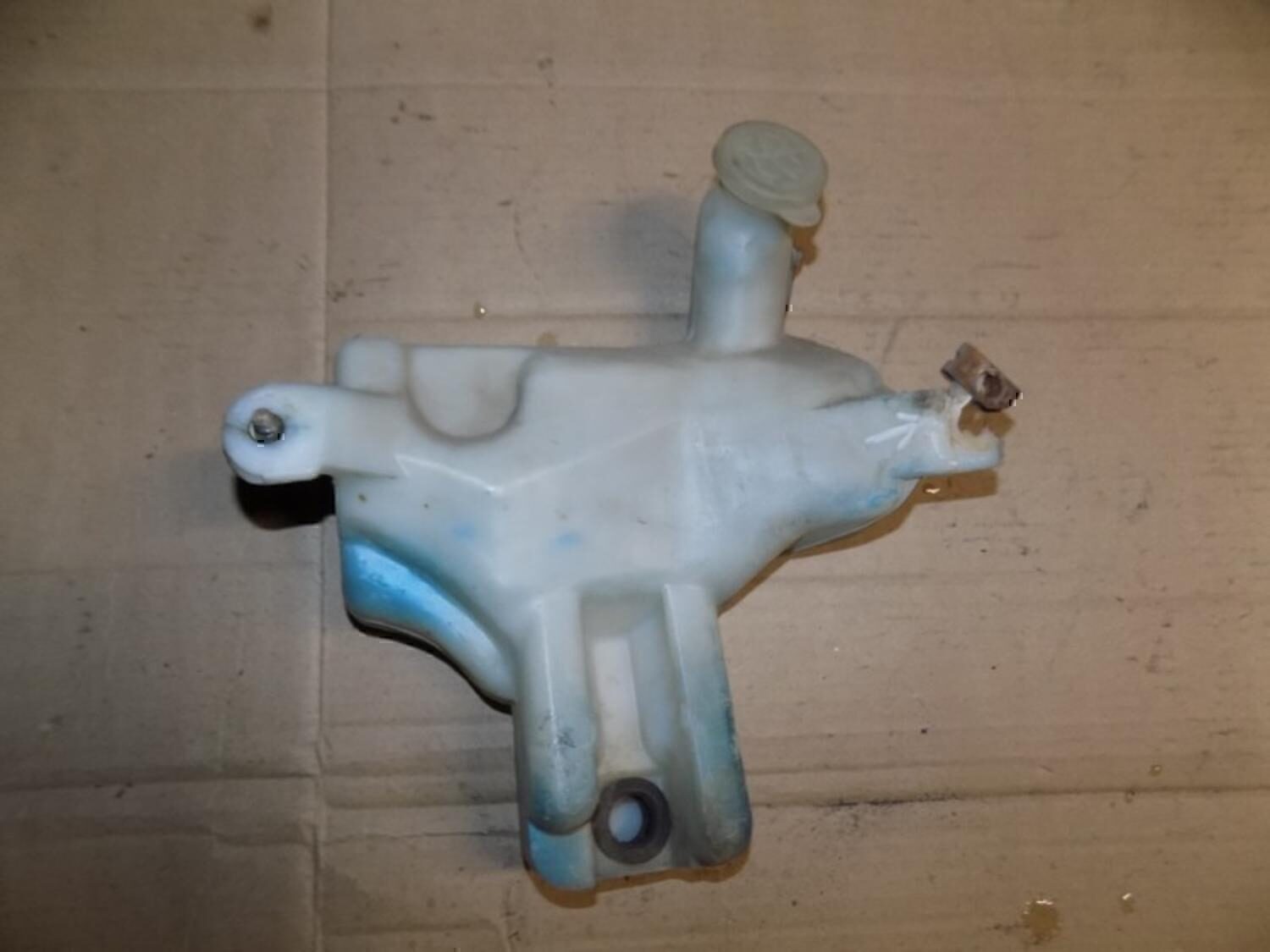 Бачок омывателя заднего стекла KIA Sportage 1994-2004