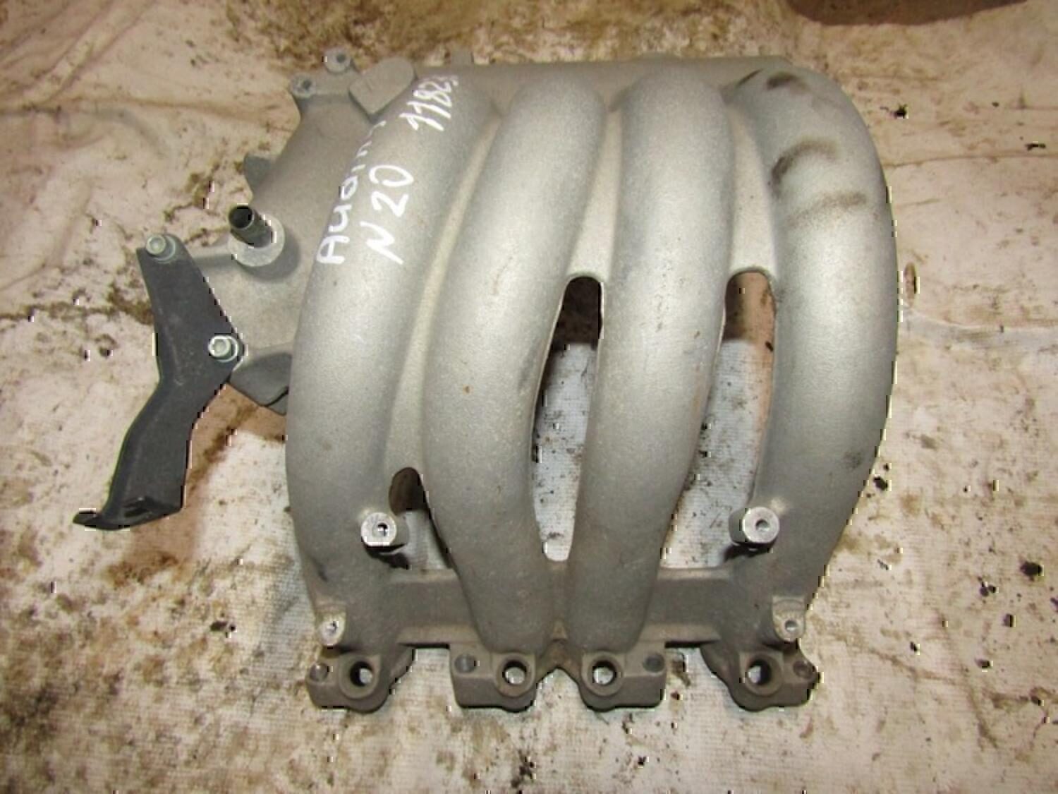Коллектор впускной Audi A4 [B5] 1994-2000