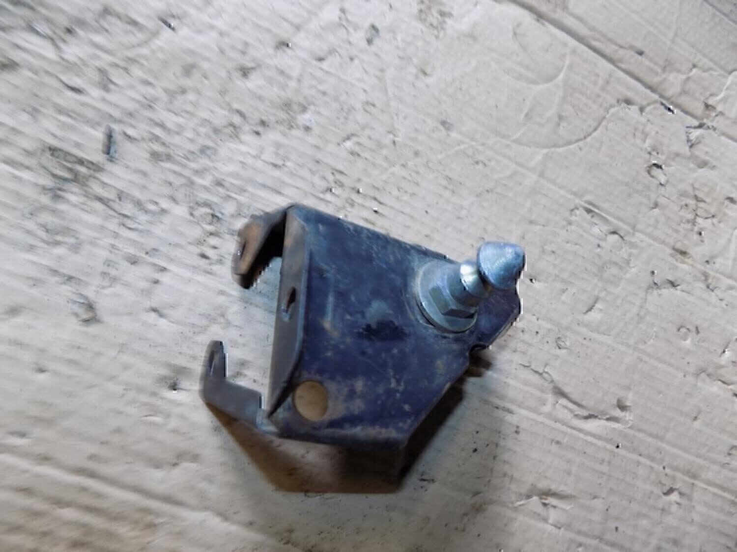 Кронштейн (сопут. товар) VAZ Lada 2114