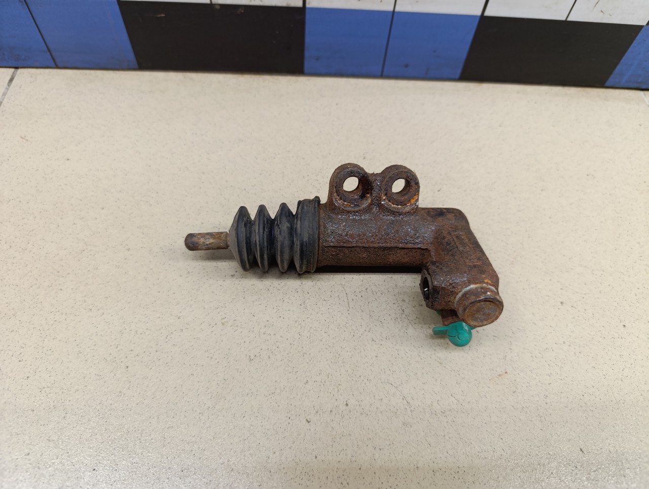 Цилиндр сцепления рабочий — фото 2