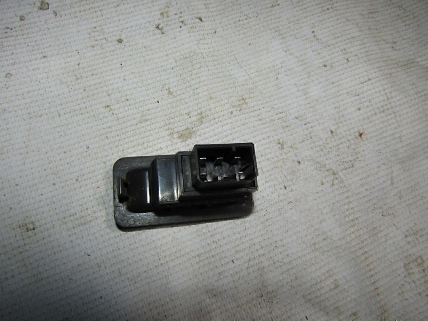 Кнопка стеклоподъемника MITSUBISHI Pajero/Montero (V1, V2, V3, V4) 1997-2004