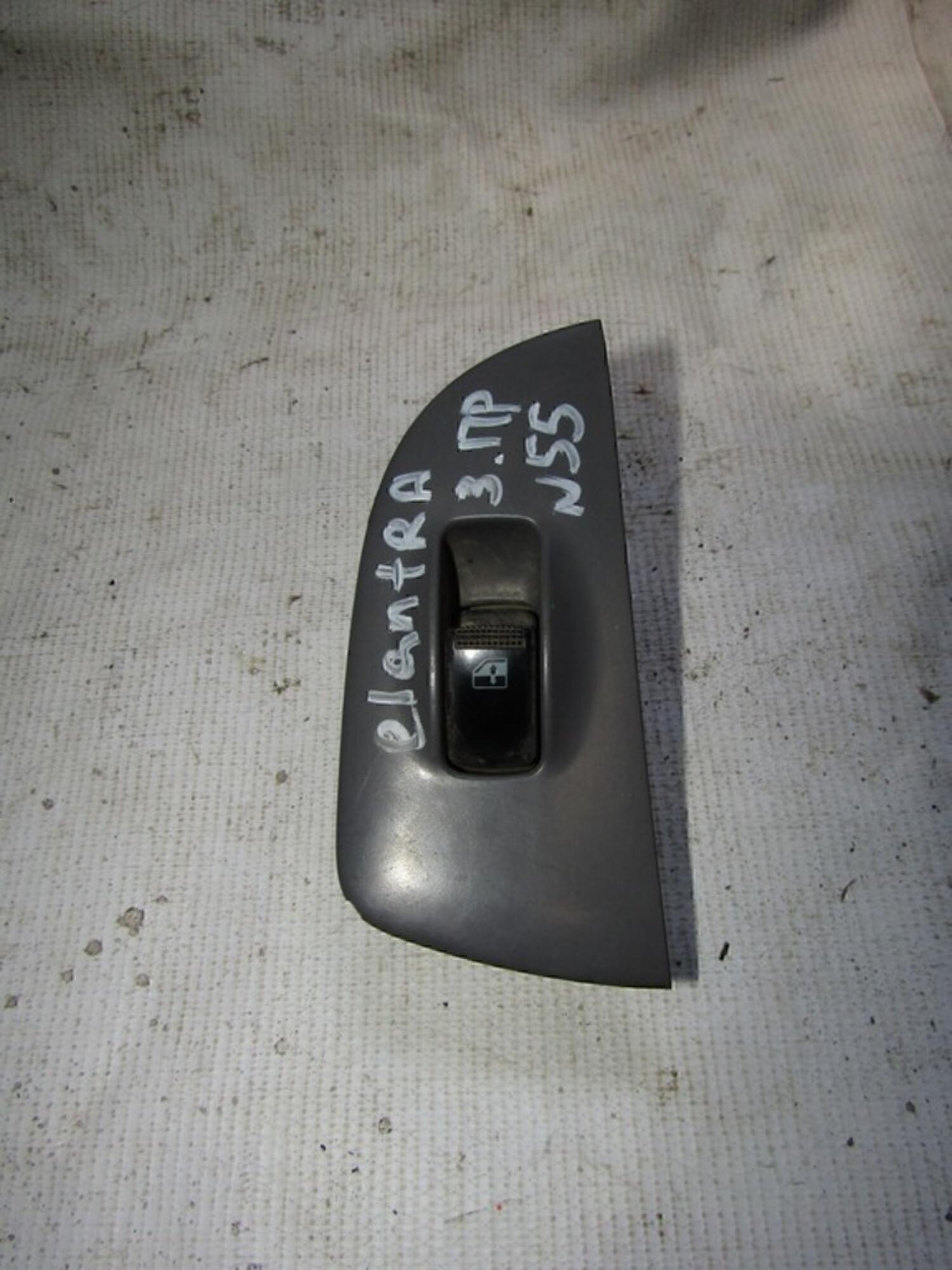 Накладка блока управления стеклоподъемниками HYUNDAI Elantra 2000-2005