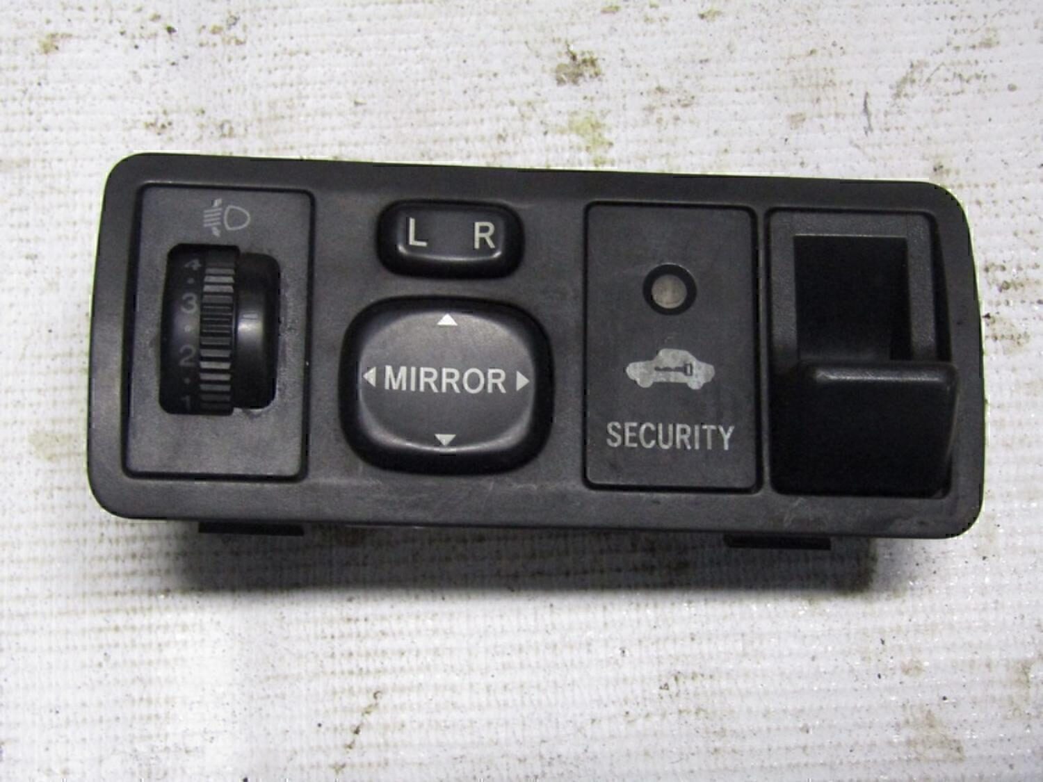 Накладка декоративная TOYOTA Corolla E12 2001-2006