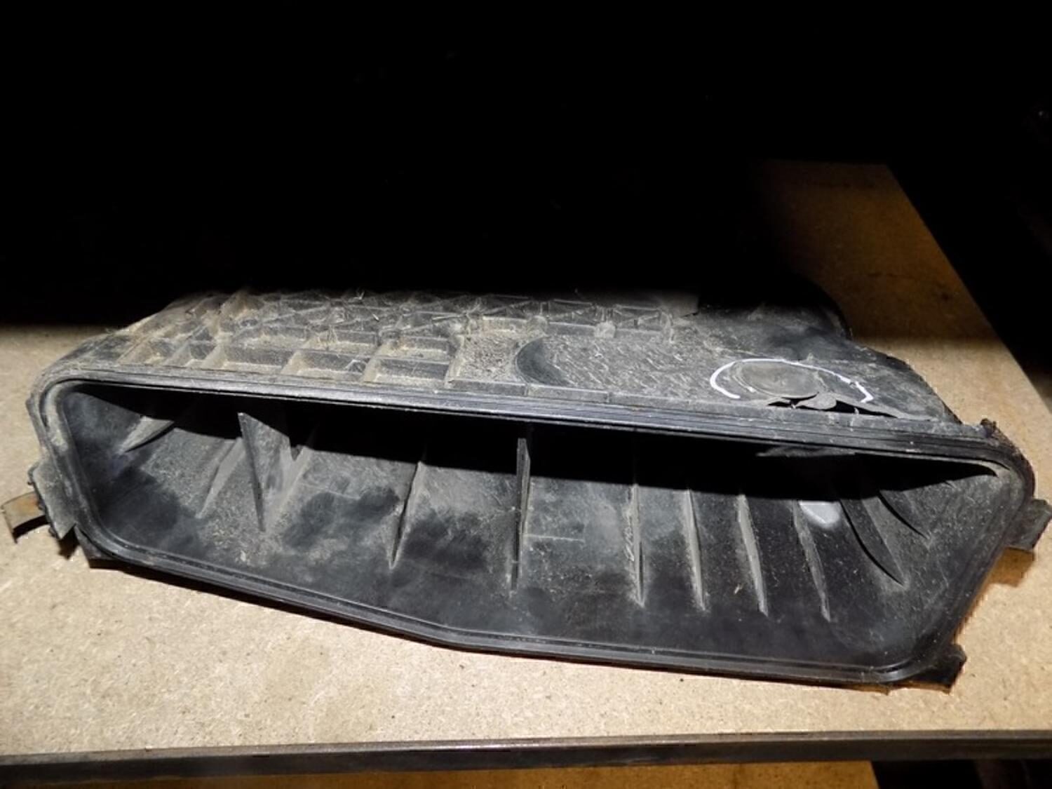 Корпус воздушного фильтра TOYOTA RAV 4 2000-2005