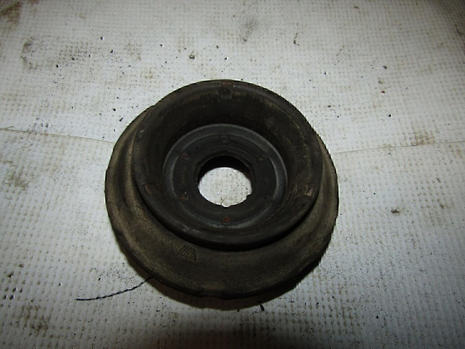 Опора переднего амортизатора RENAULT Duster 2012>